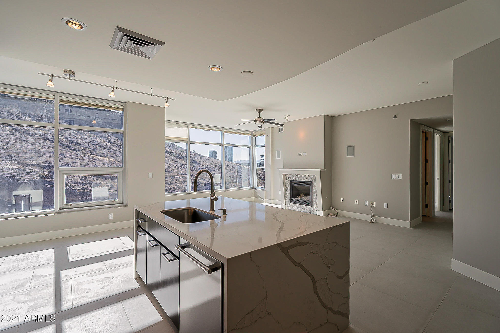 140 E RIO SALADO -- 401