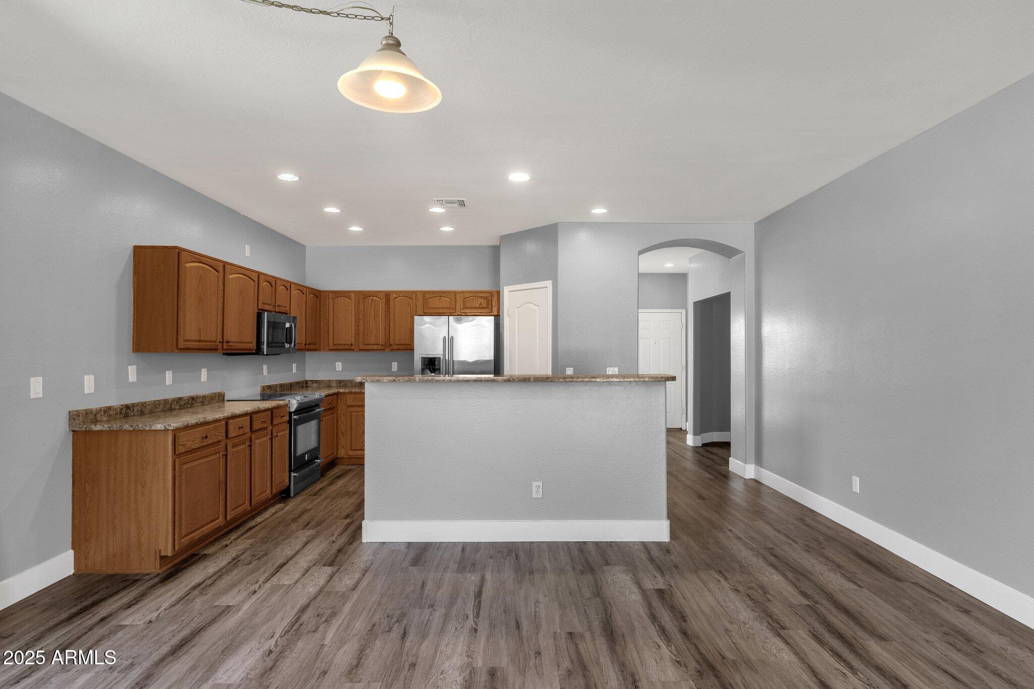 Homes 1 21616 E CALLE DE FLORES --