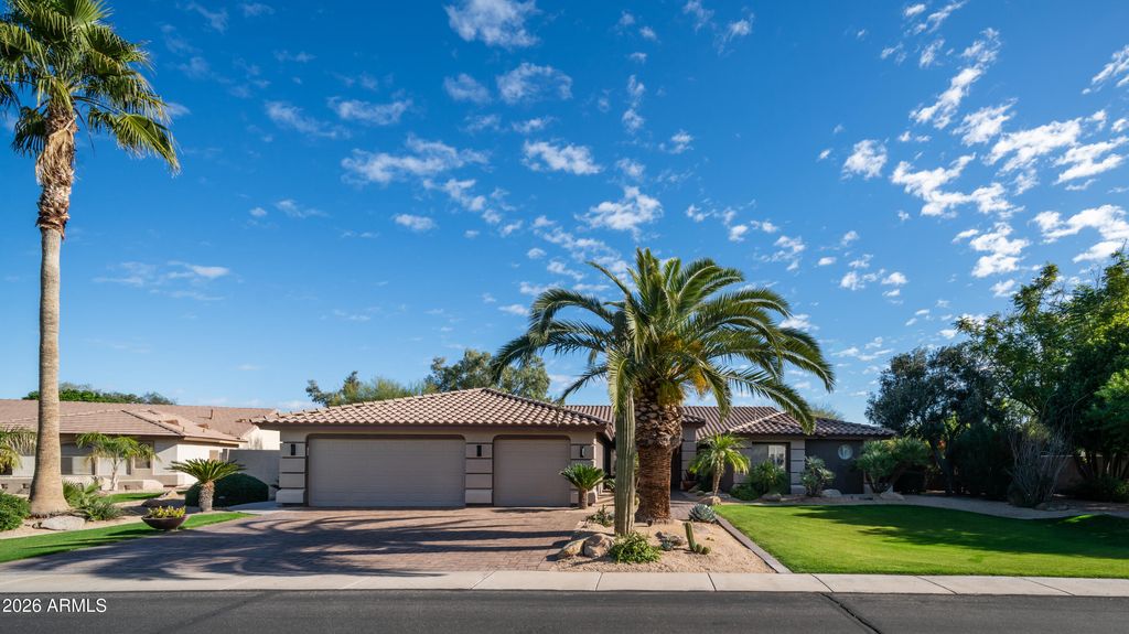 Photo of 2540 W Tulsa Street, Chandler, AZ 85224 (MLS # 6967153)