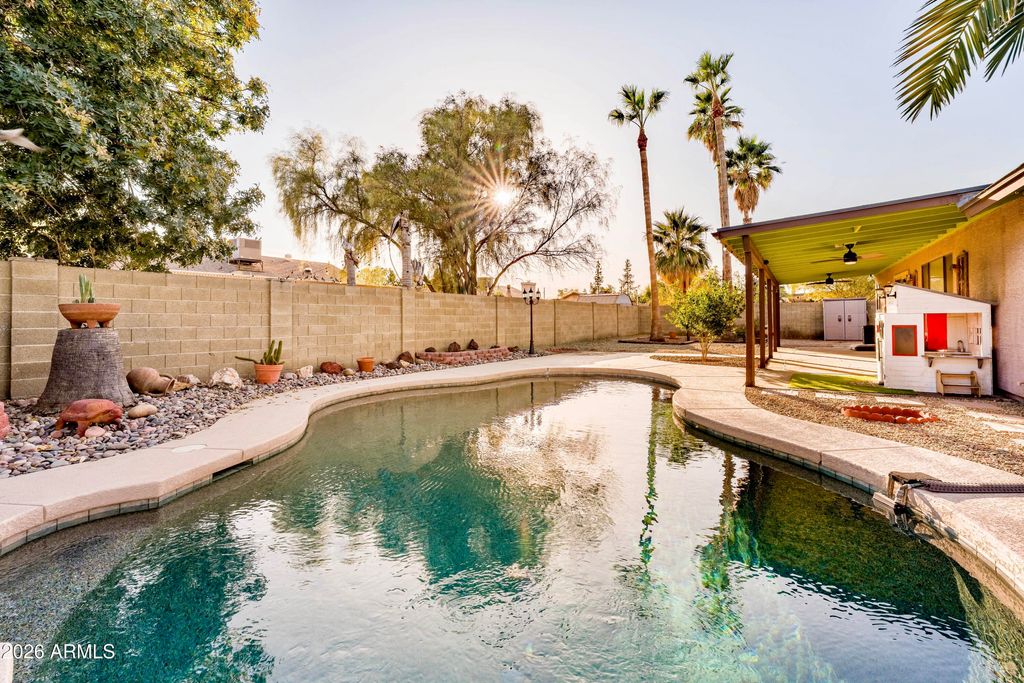 Photo of 8151 W Sierra Vista Drive, Glendale, AZ 85303 (MLS # 6973839)