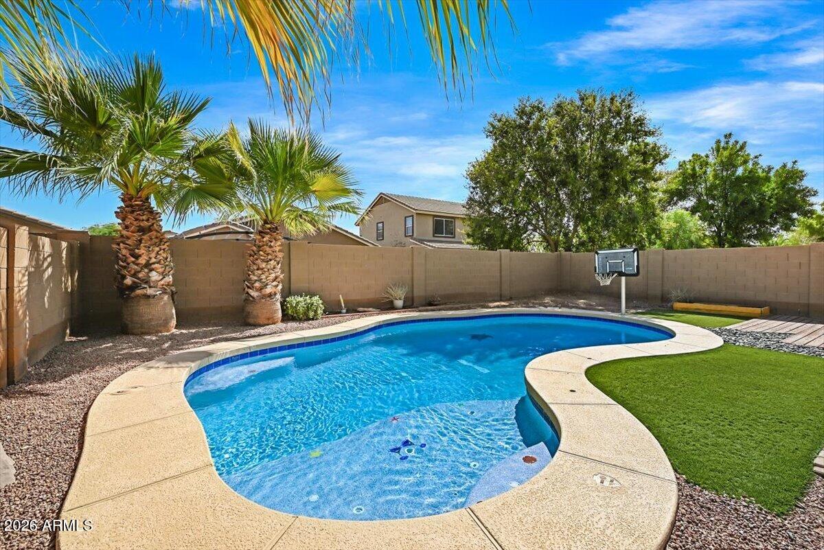 41285 W LITTLE Drive