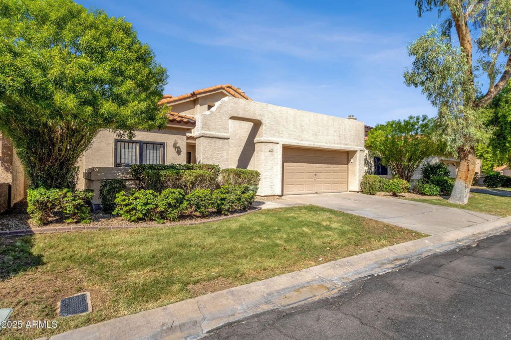 Photo of 62 E Ranch Road, Tempe, AZ 85284 (MLS # 6925246)