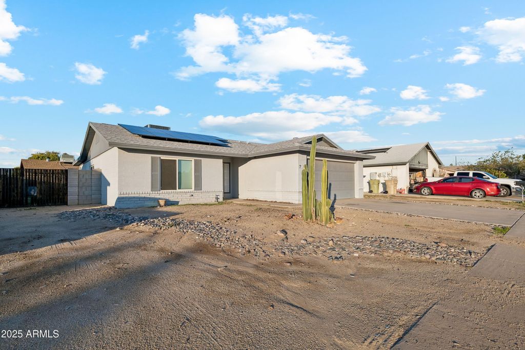 Photo of 7208 W Medlock Drive, Glendale, AZ 85303 (MLS # 6955141)