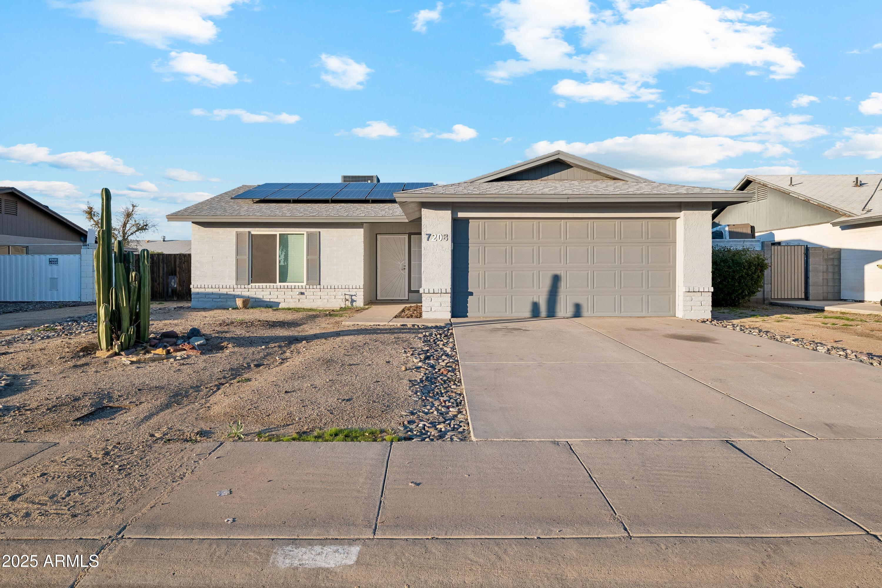 7208 W MEDLOCK Drive