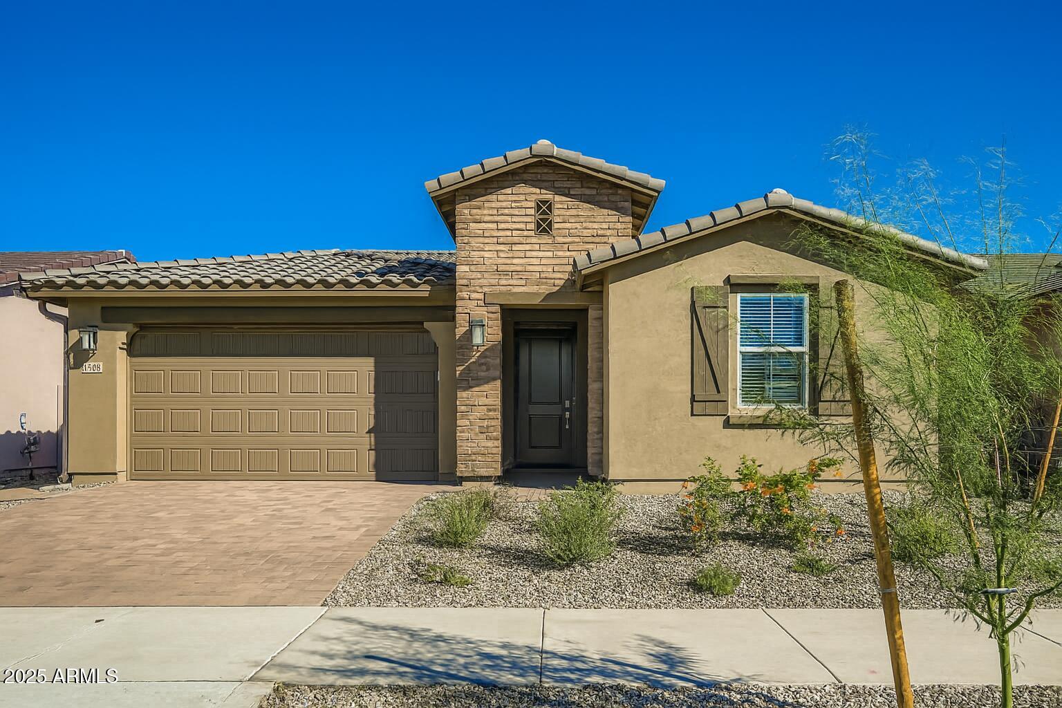 1508 W RIDGE Road