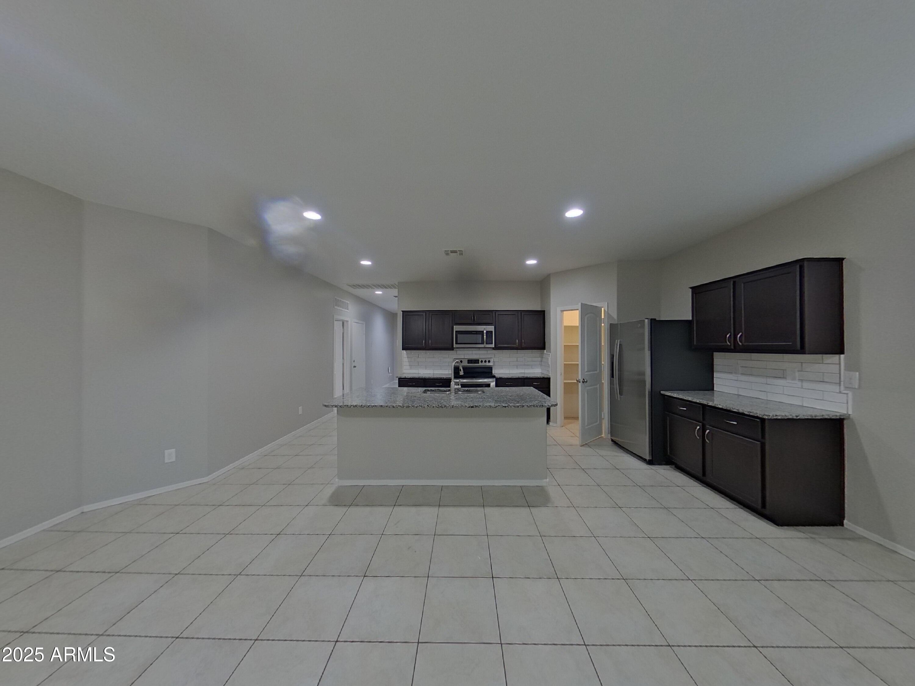 16971 N QUINTO Street