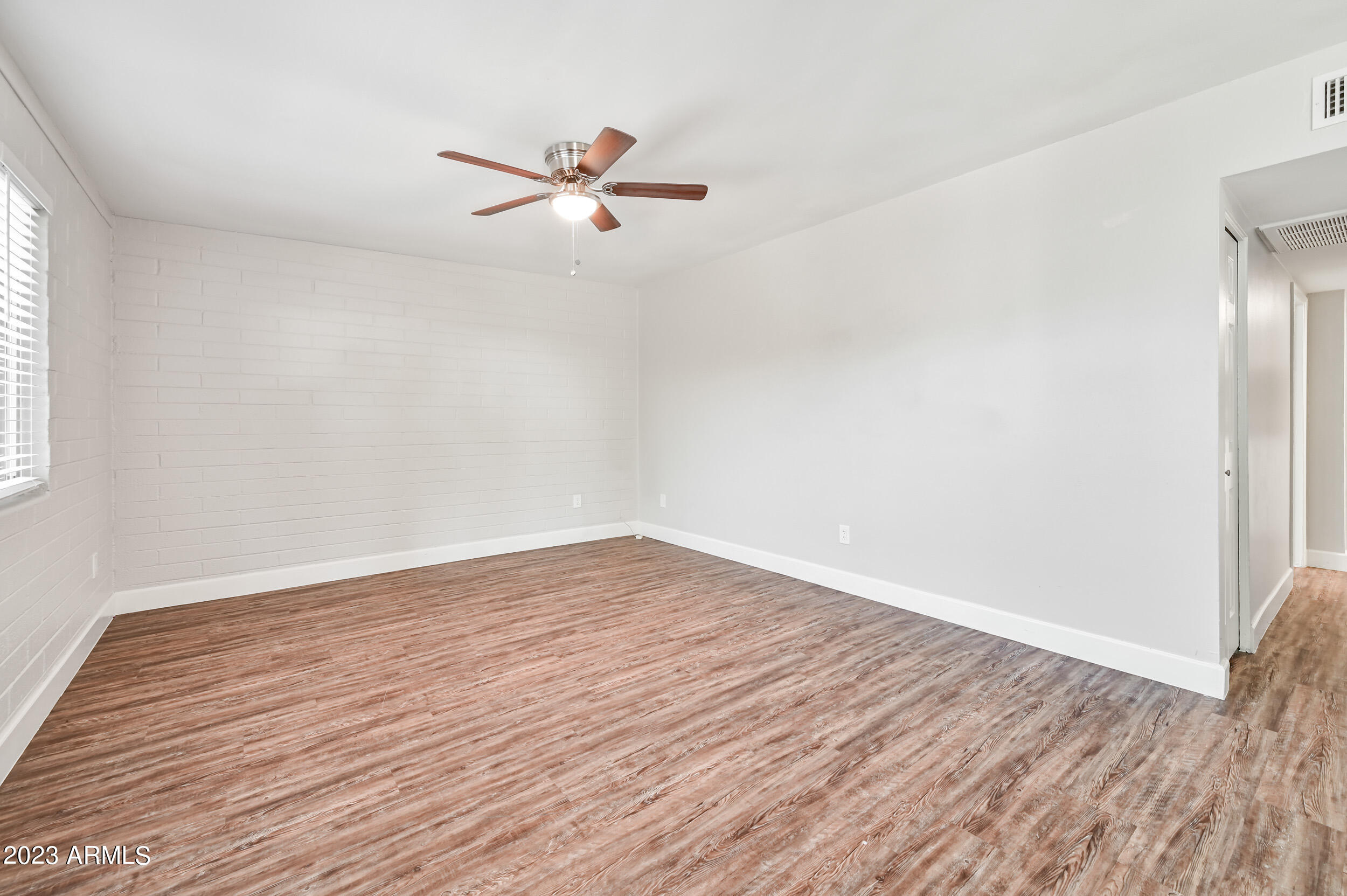 1518 W COLTER Street 28