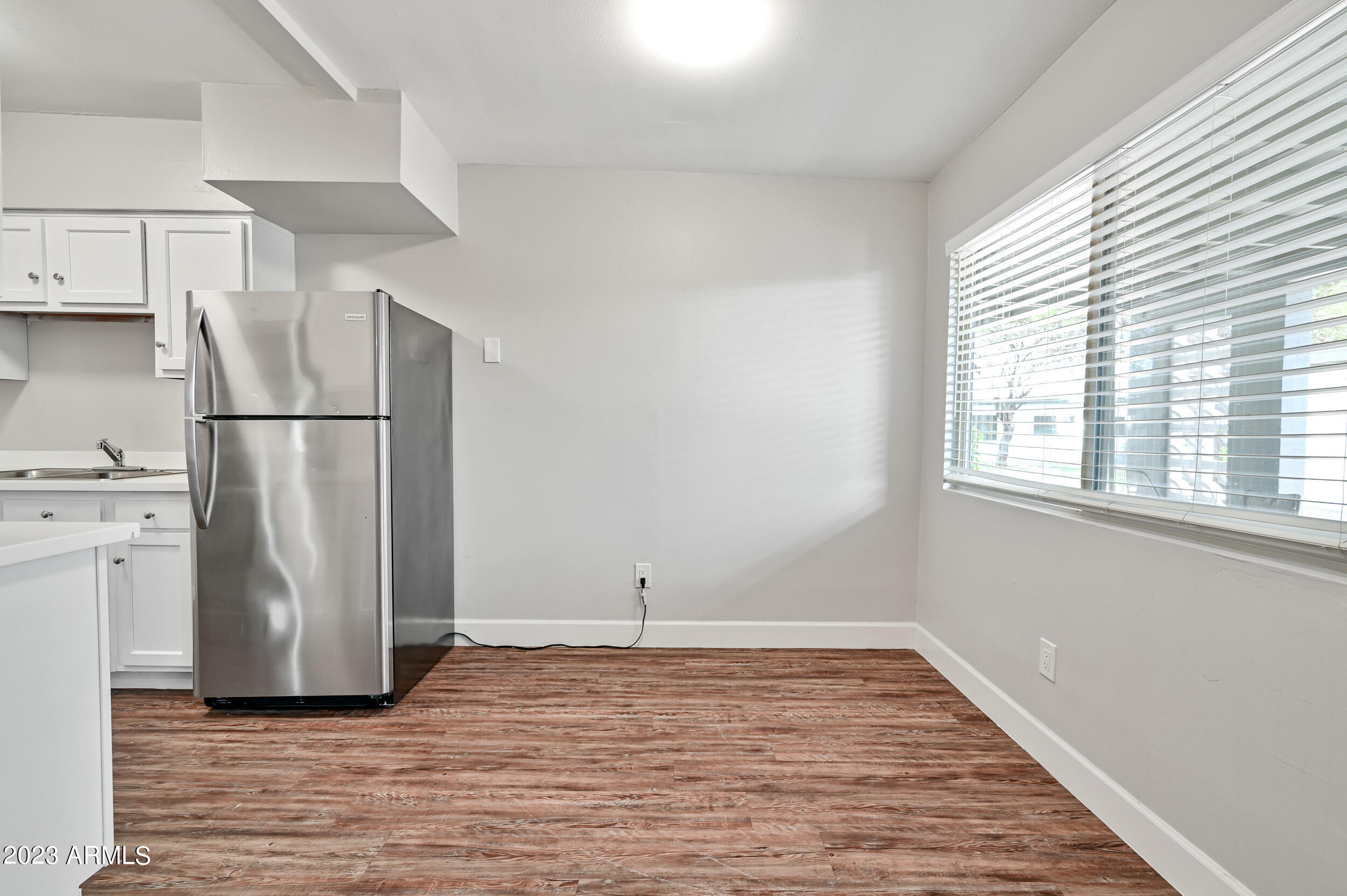 1518 W COLTER Street 28