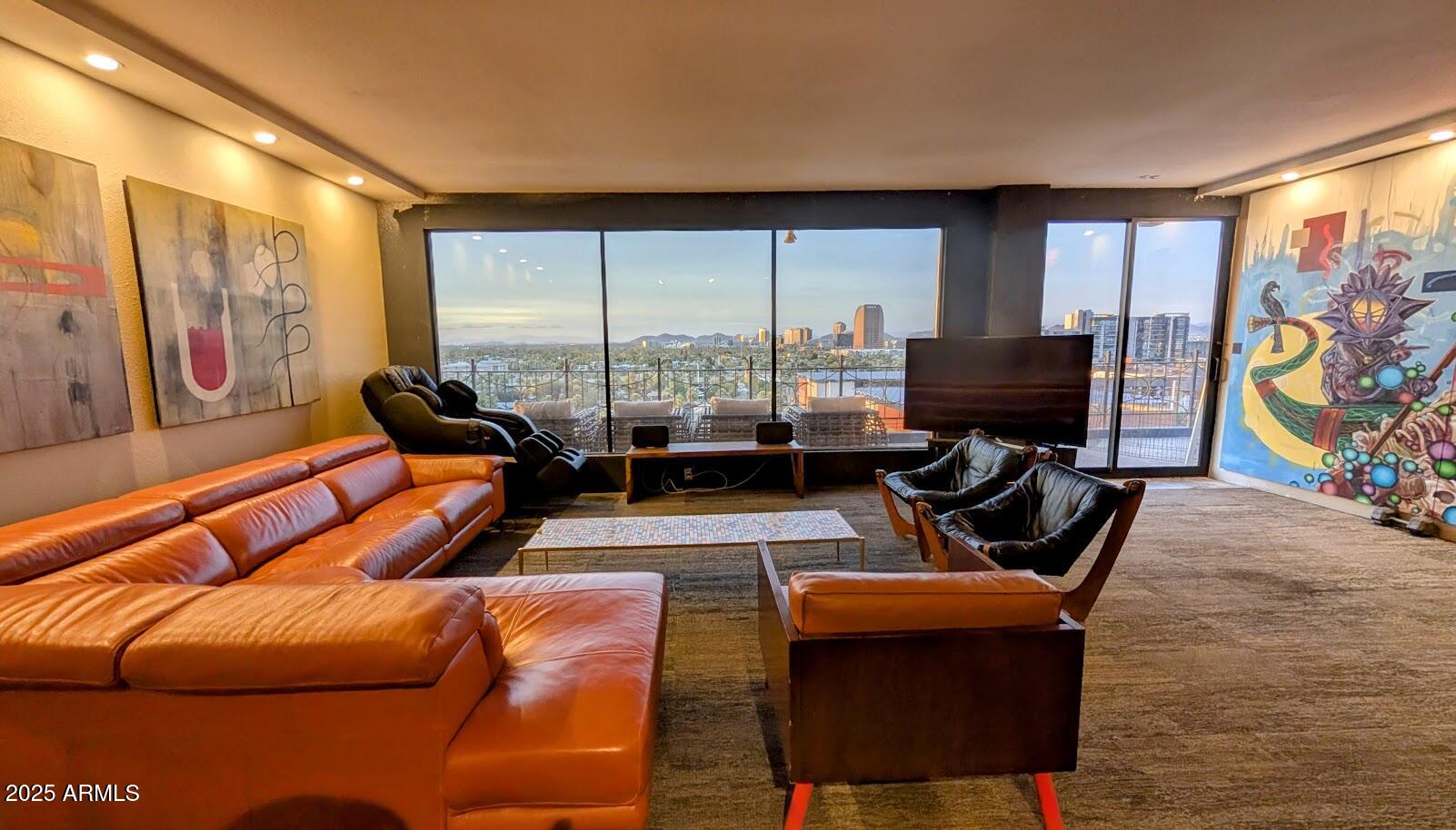 805 N 4TH Avenue N 1101