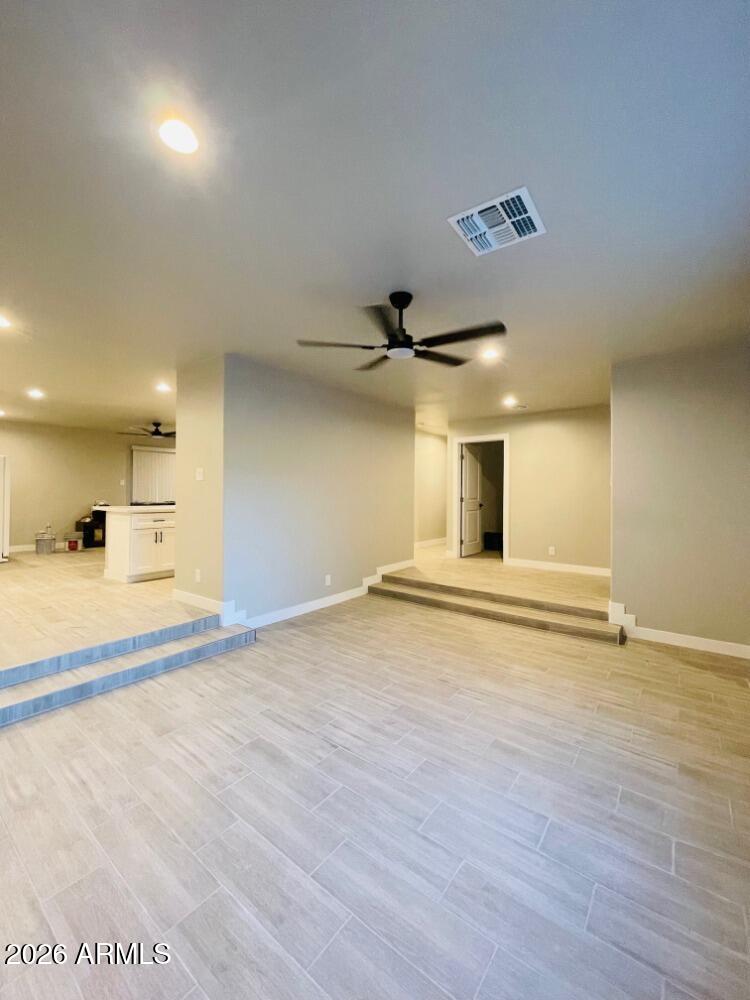 1704 E PICKRELL Drive