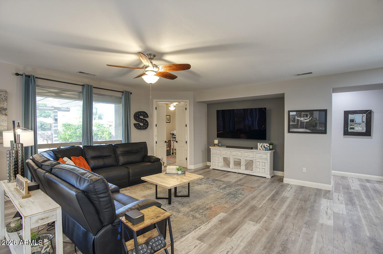 17618 N SOMERSET Drive