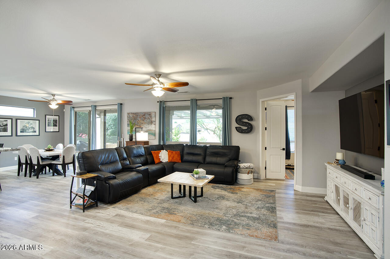 17618 N SOMERSET Drive