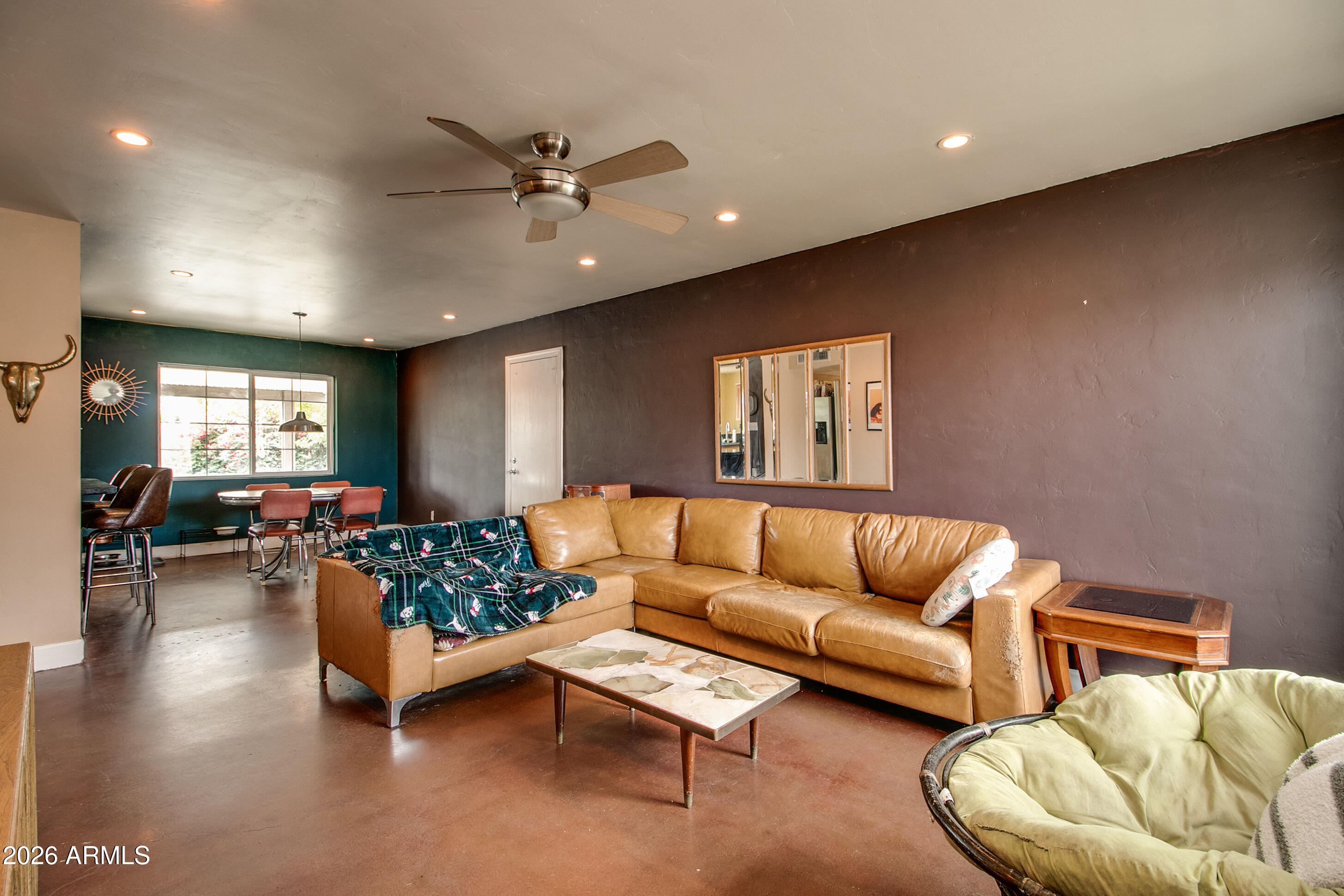 2513 E TURNEY Avenue