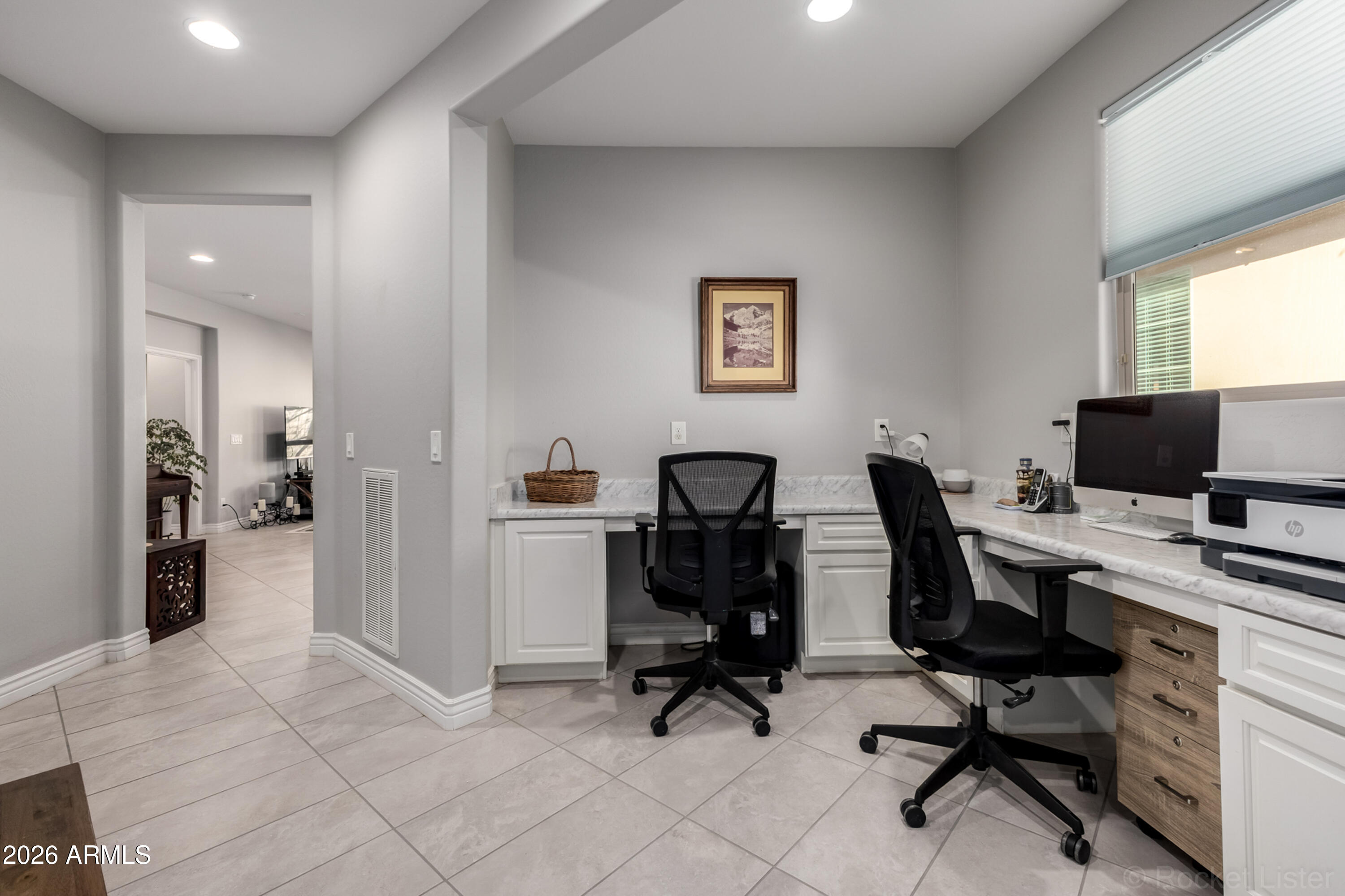 810 E VERDE Boulevard