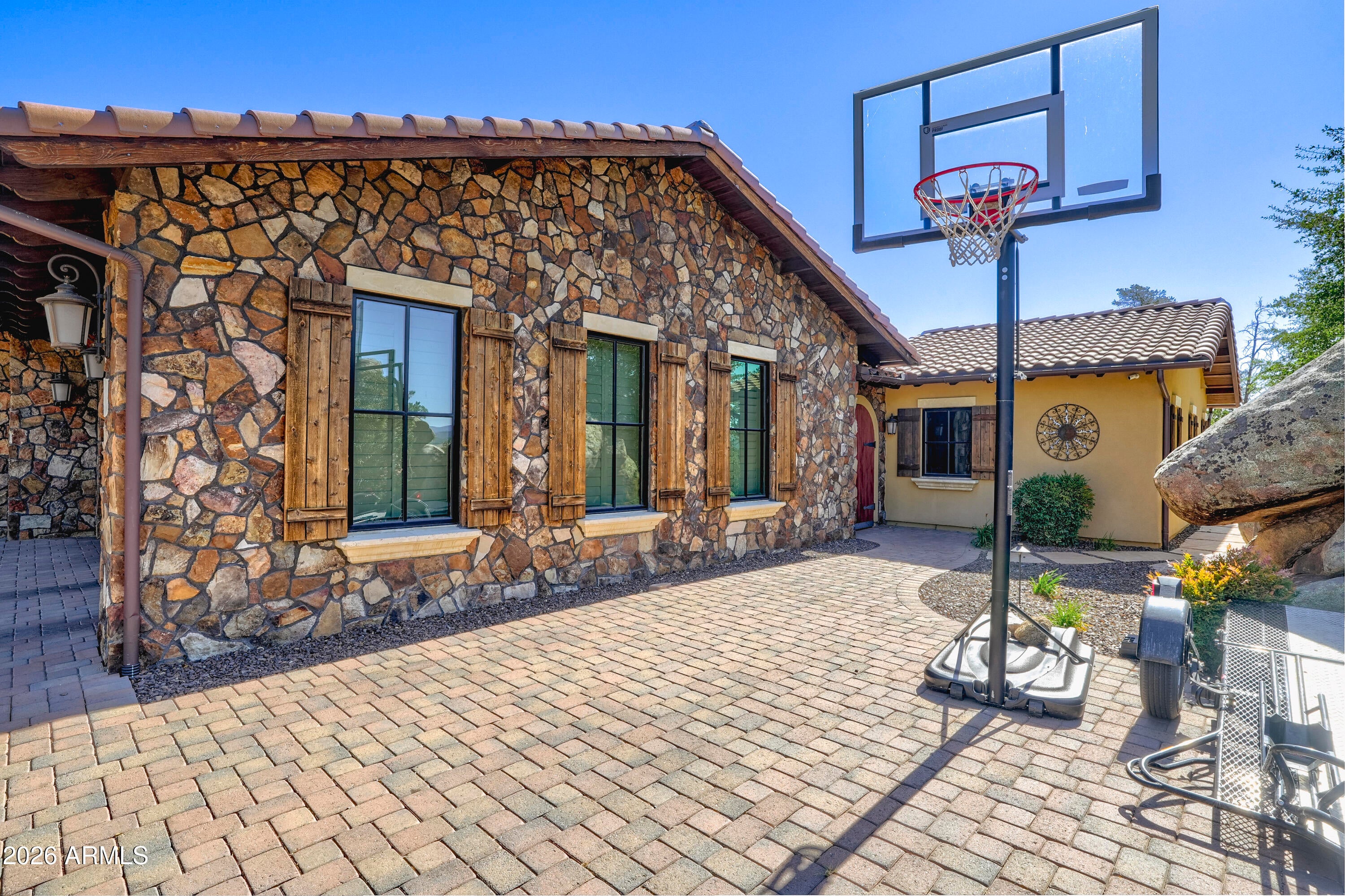 1229 SIERRY PEAKS Drive