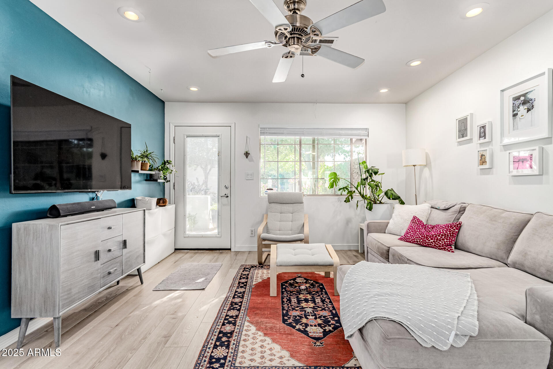 1850 E MARYLAND Avenue 42