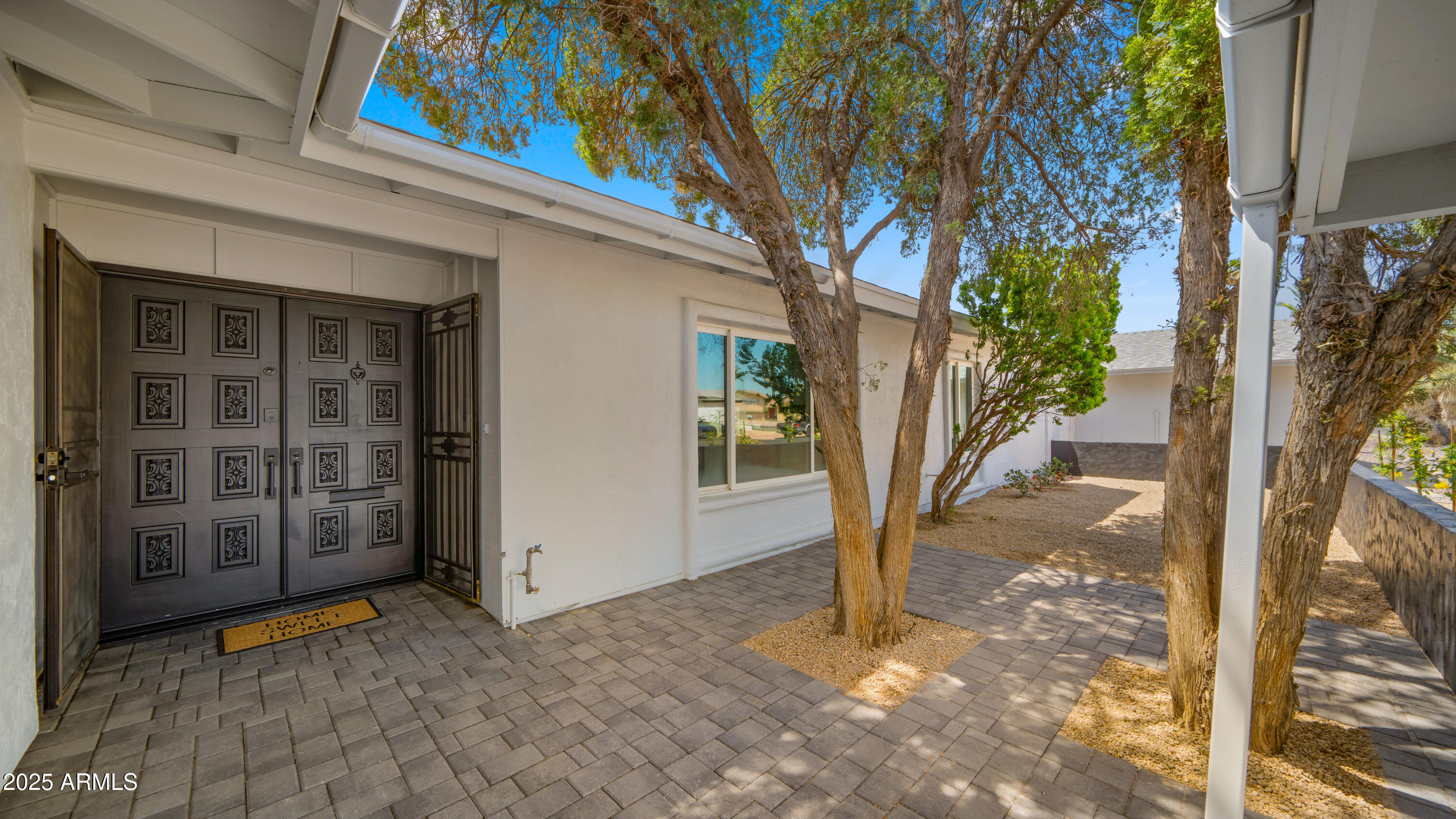 1615 E FREMONT Drive
