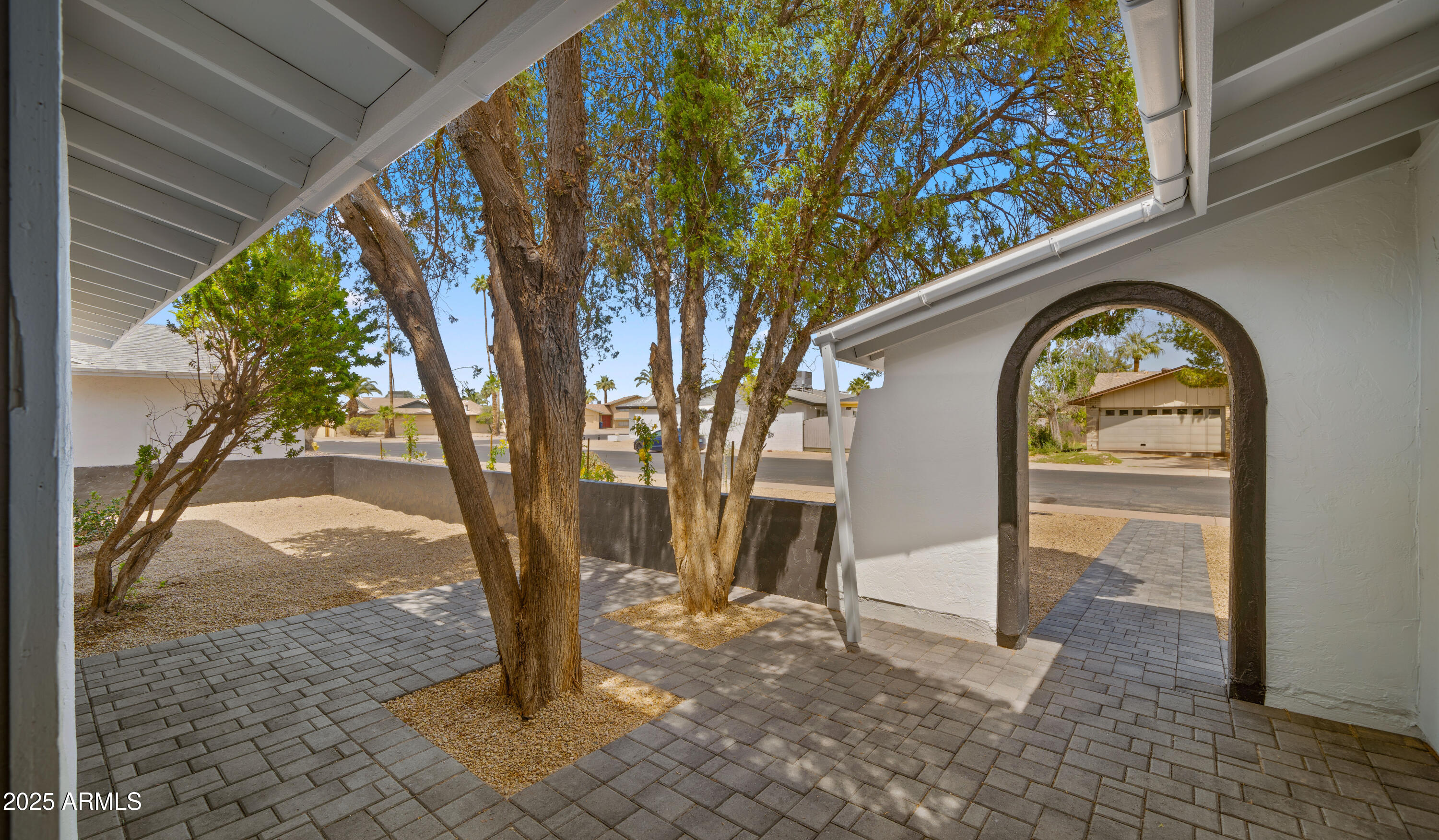 1615 E FREMONT Drive