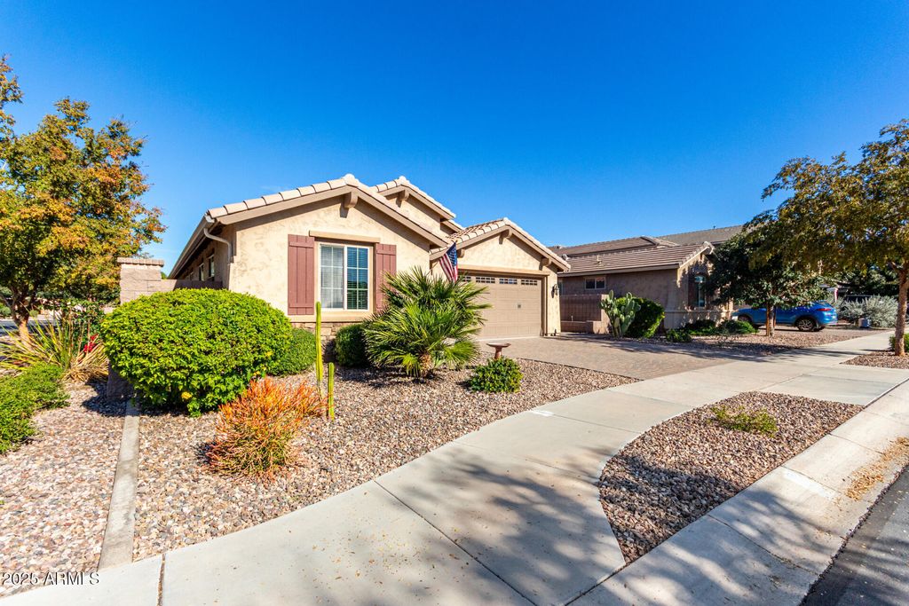 Photo of 20682 E Canary Way, Queen Creek, AZ 85142 (MLS # 6955613)