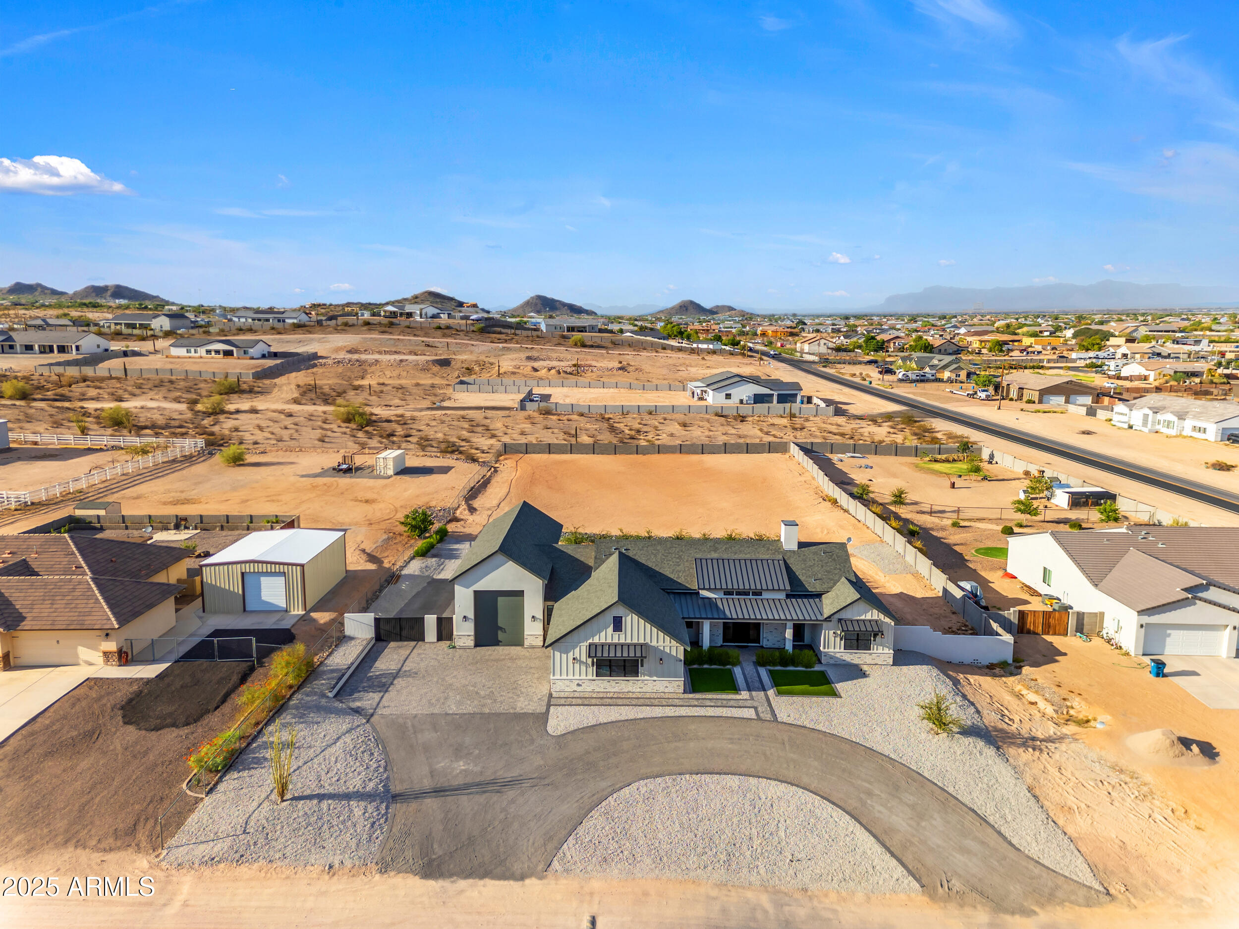 1138 W CATHERINE Lane