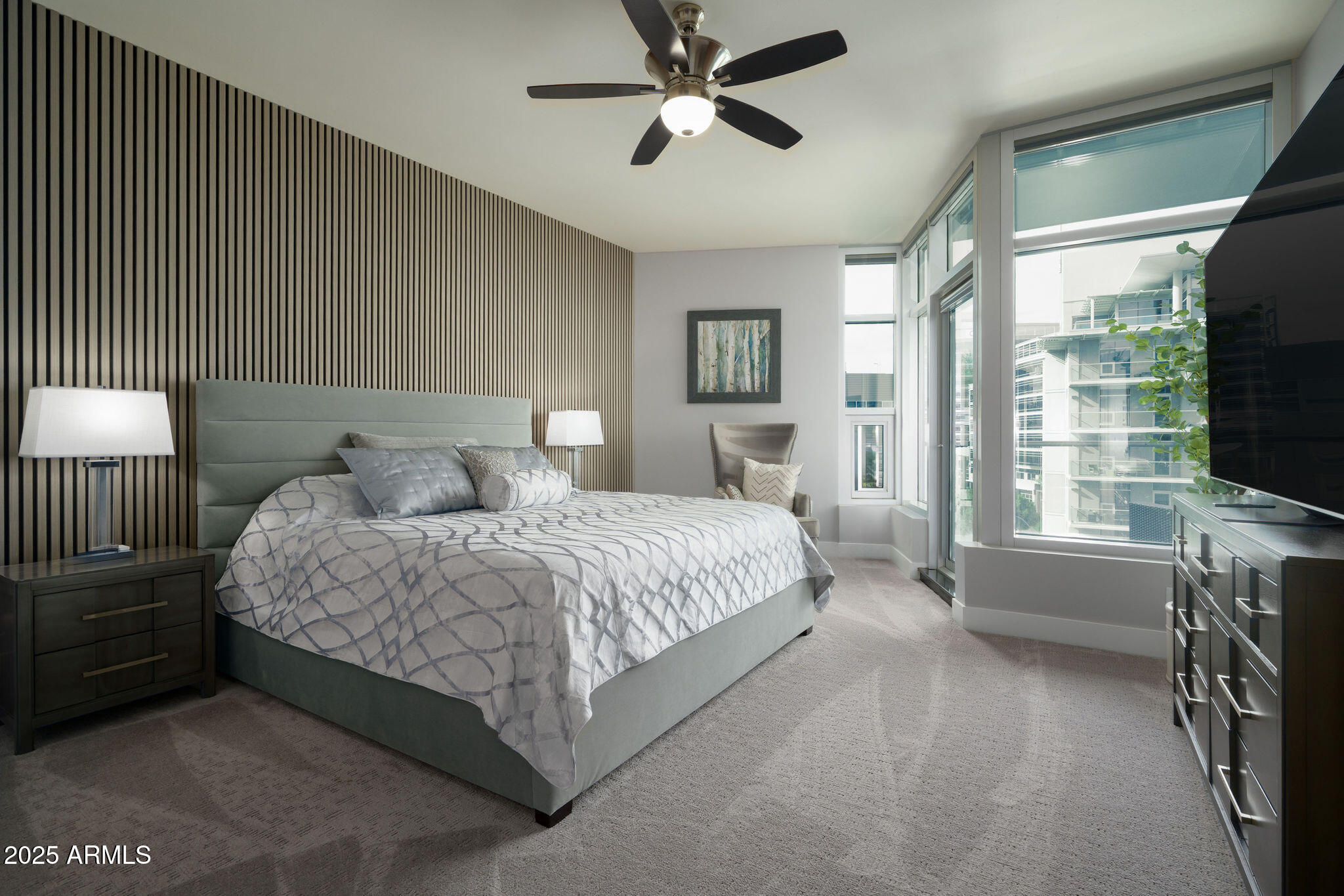 140 E RIO SALADO Parkway 504