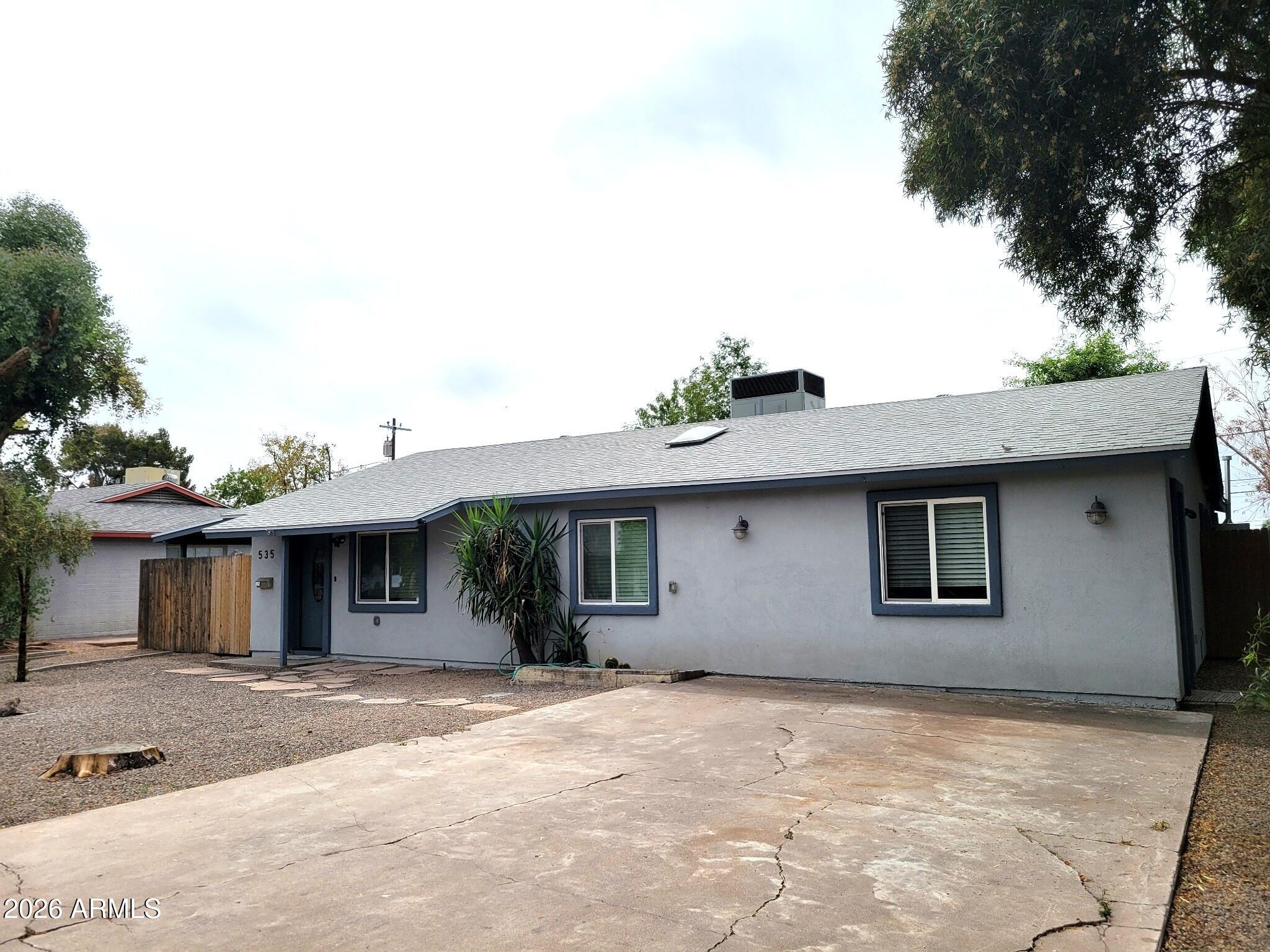 535 W 15TH Street