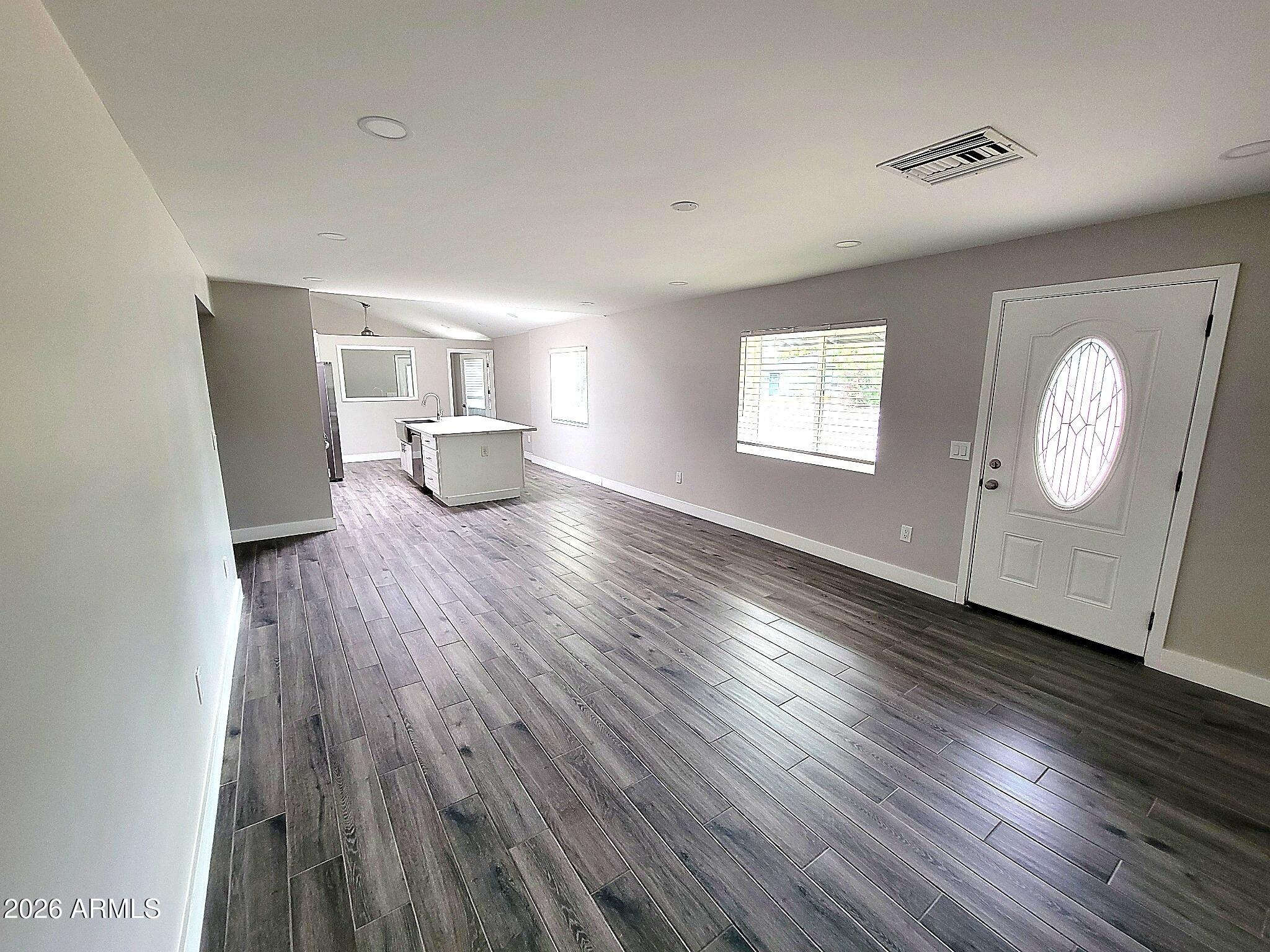535 W 15TH Street