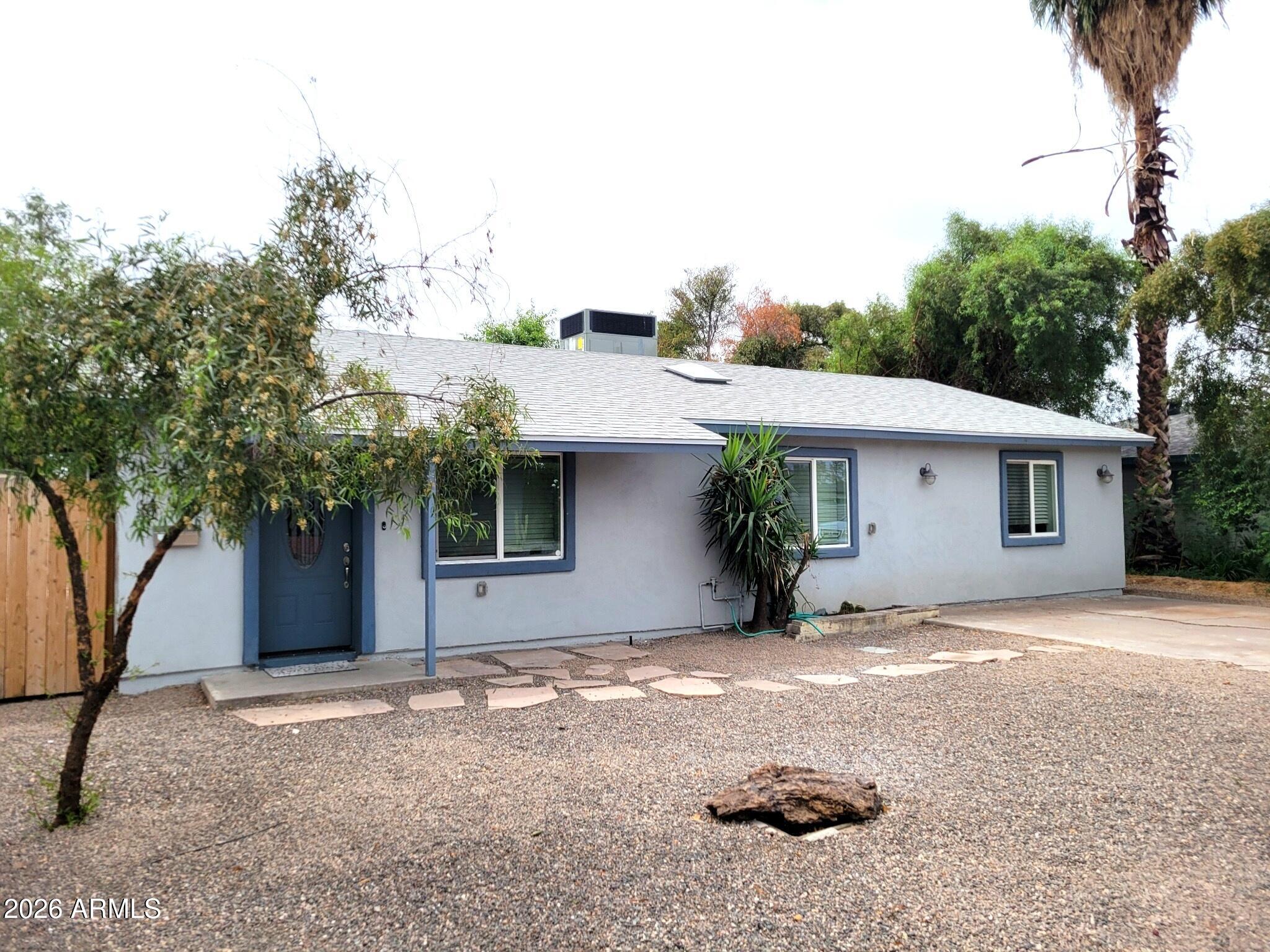 535 W 15TH Street