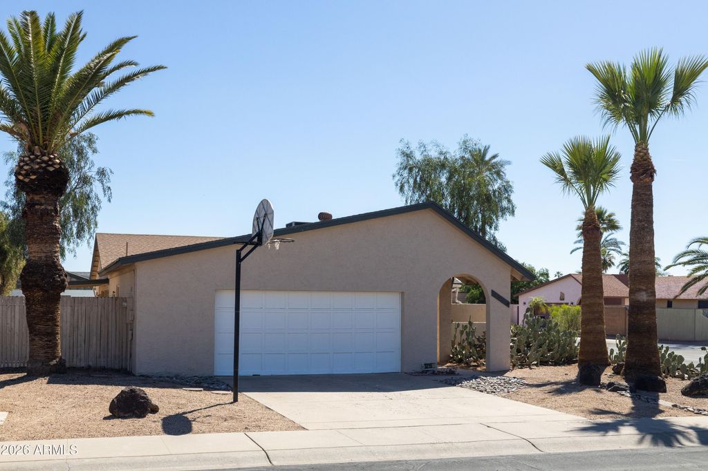 Photo of 5215 W Purdue Avenue, Glendale, AZ 85302 (MLS # 7002000)