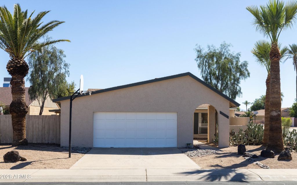 Photo of 5215 W Purdue Avenue, Glendale, AZ 85302 (MLS # 7002000)