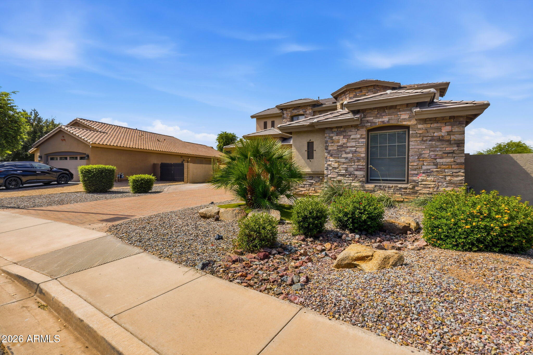3829 E PACKARD Drive