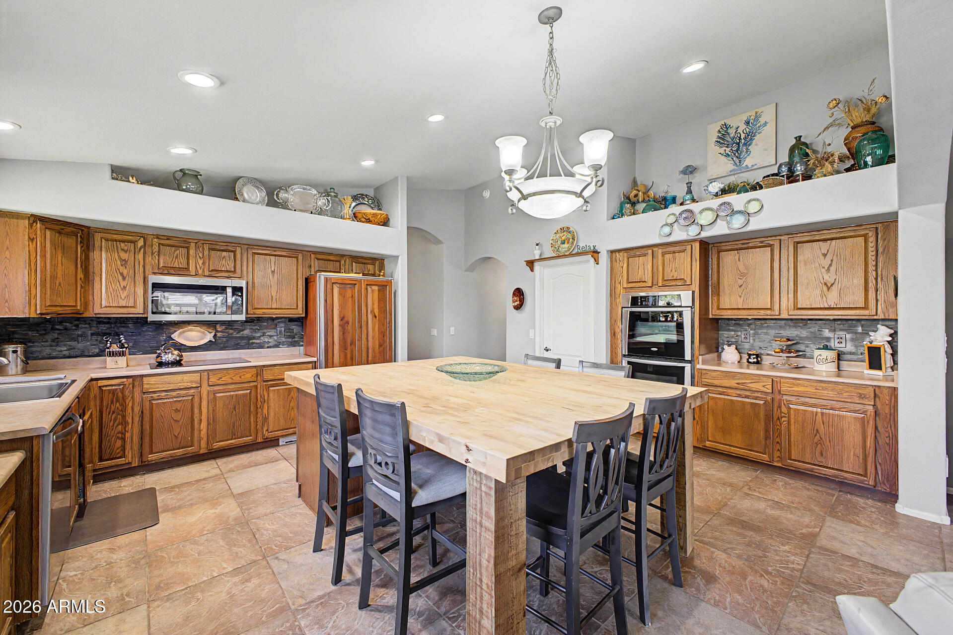 21087 E CALLE DE FLORES --