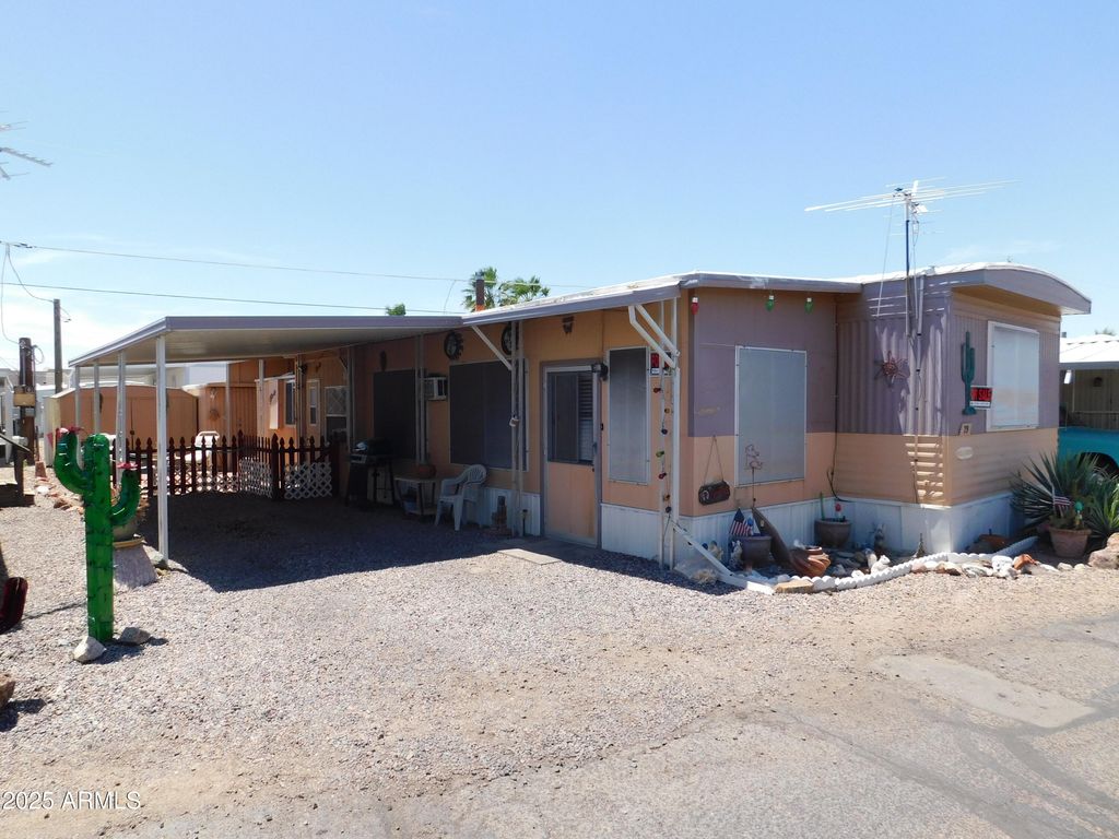 Photo of 925 N Plaza Drive #29, Apache Junction, AZ 85120 (MLS # 6982500)