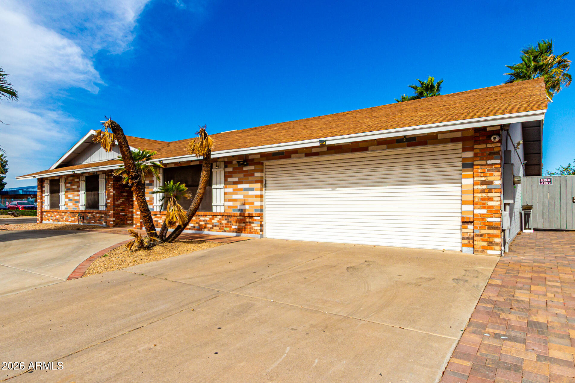 2 E MURIEL Drive