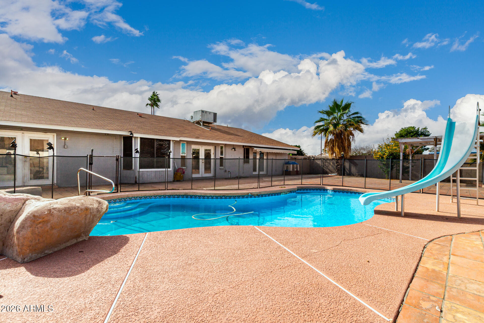 2 E MURIEL Drive