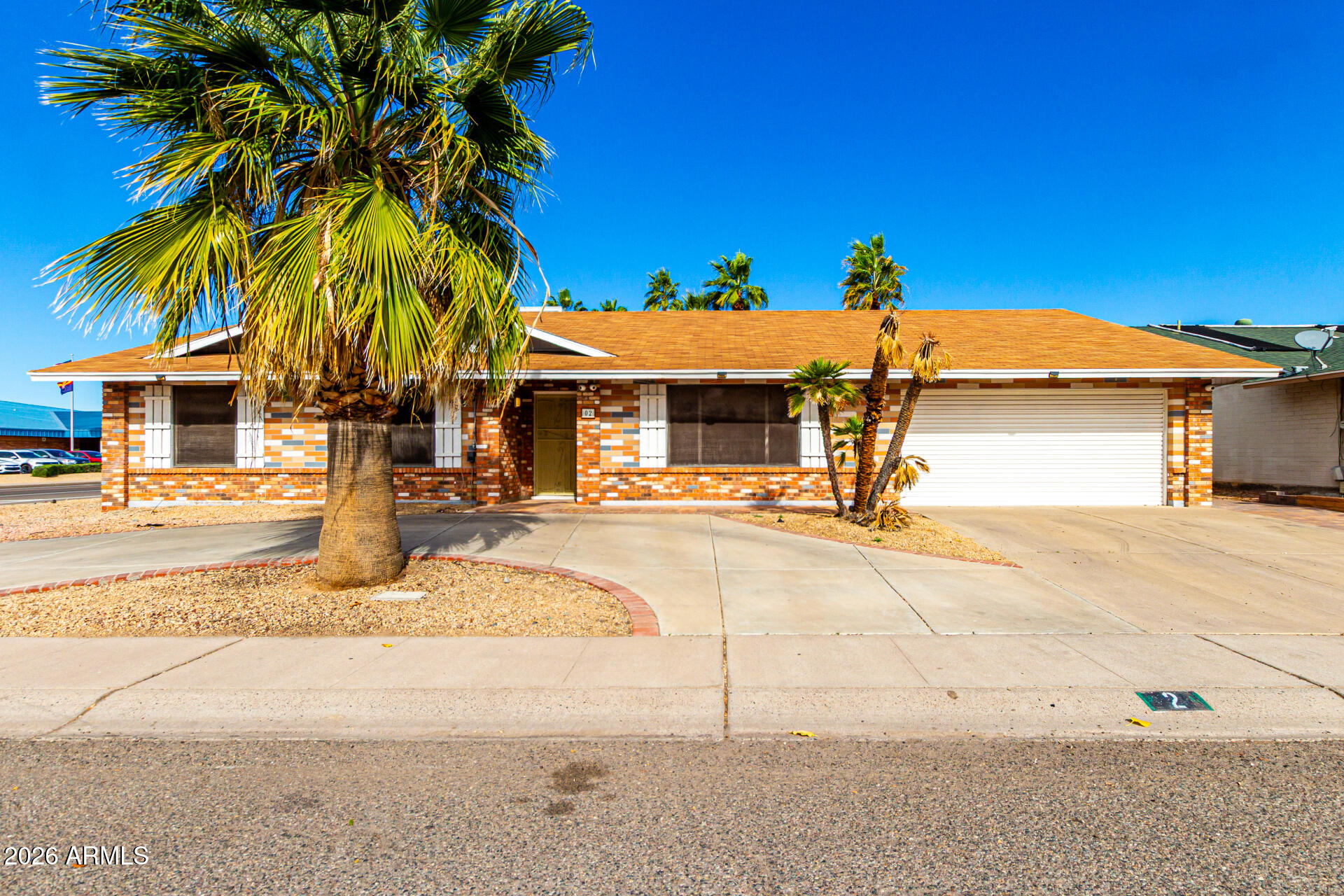 2 E MURIEL Drive