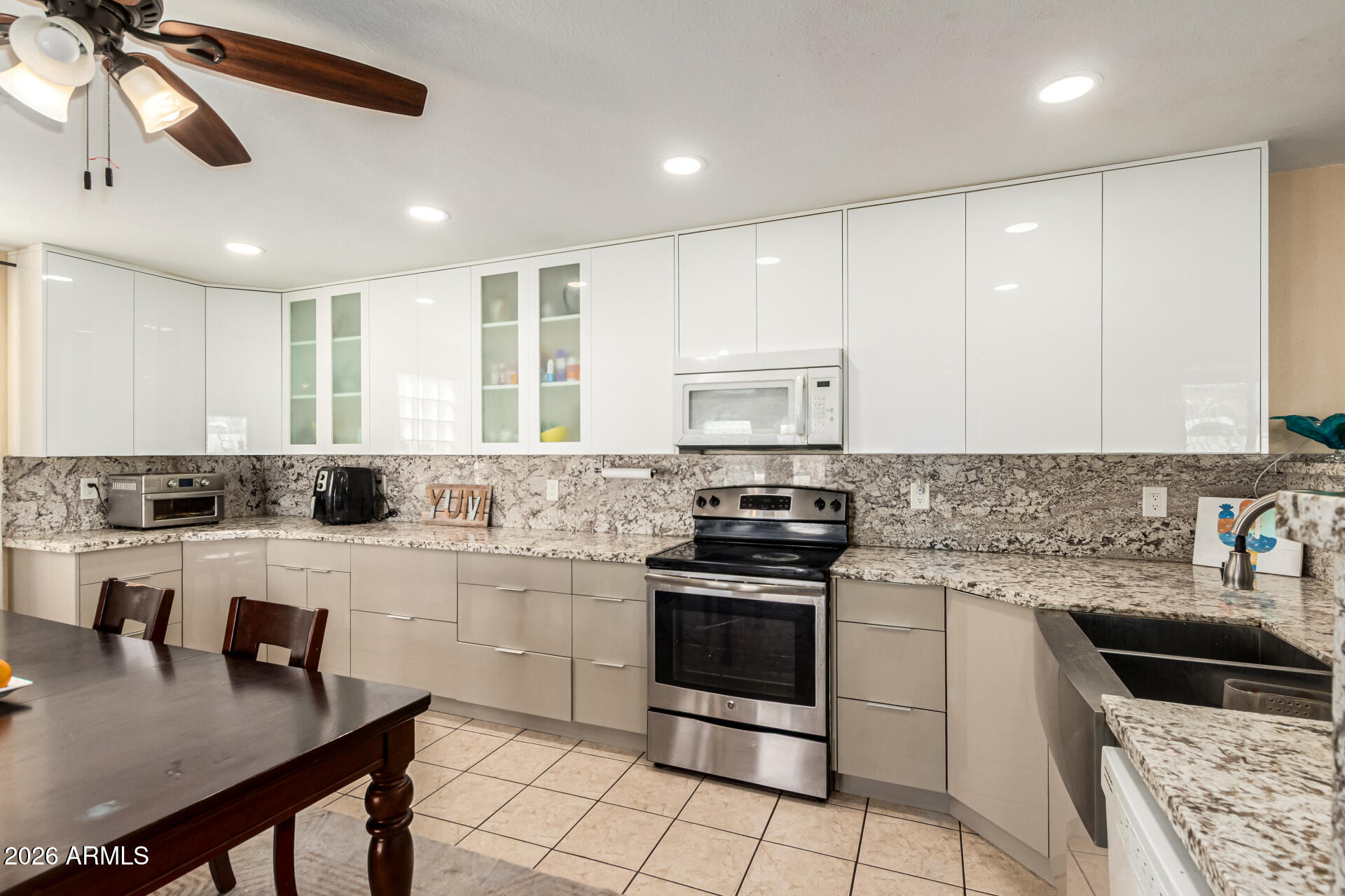2 E MURIEL Drive
