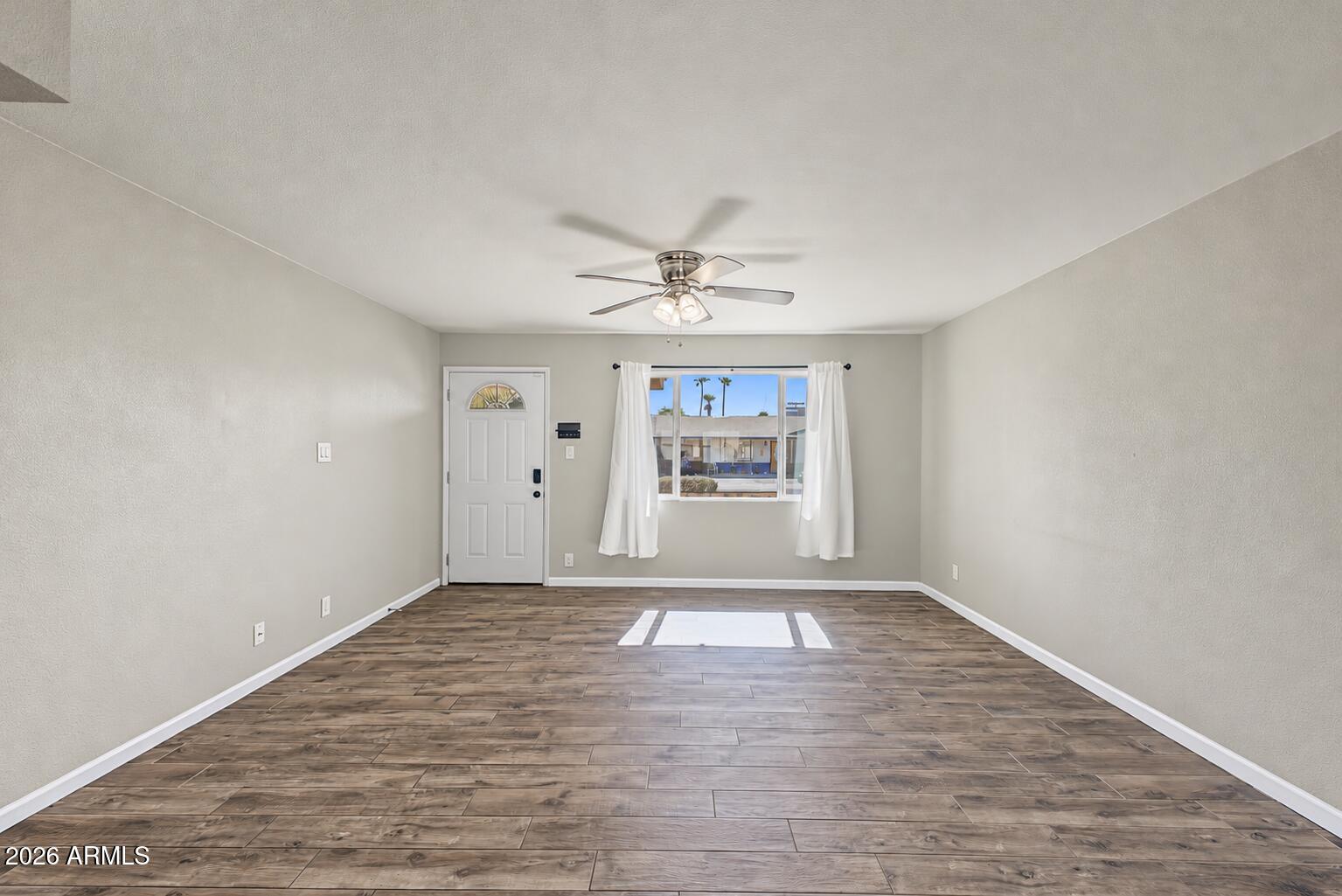 7814 E LOMA LAND Drive
