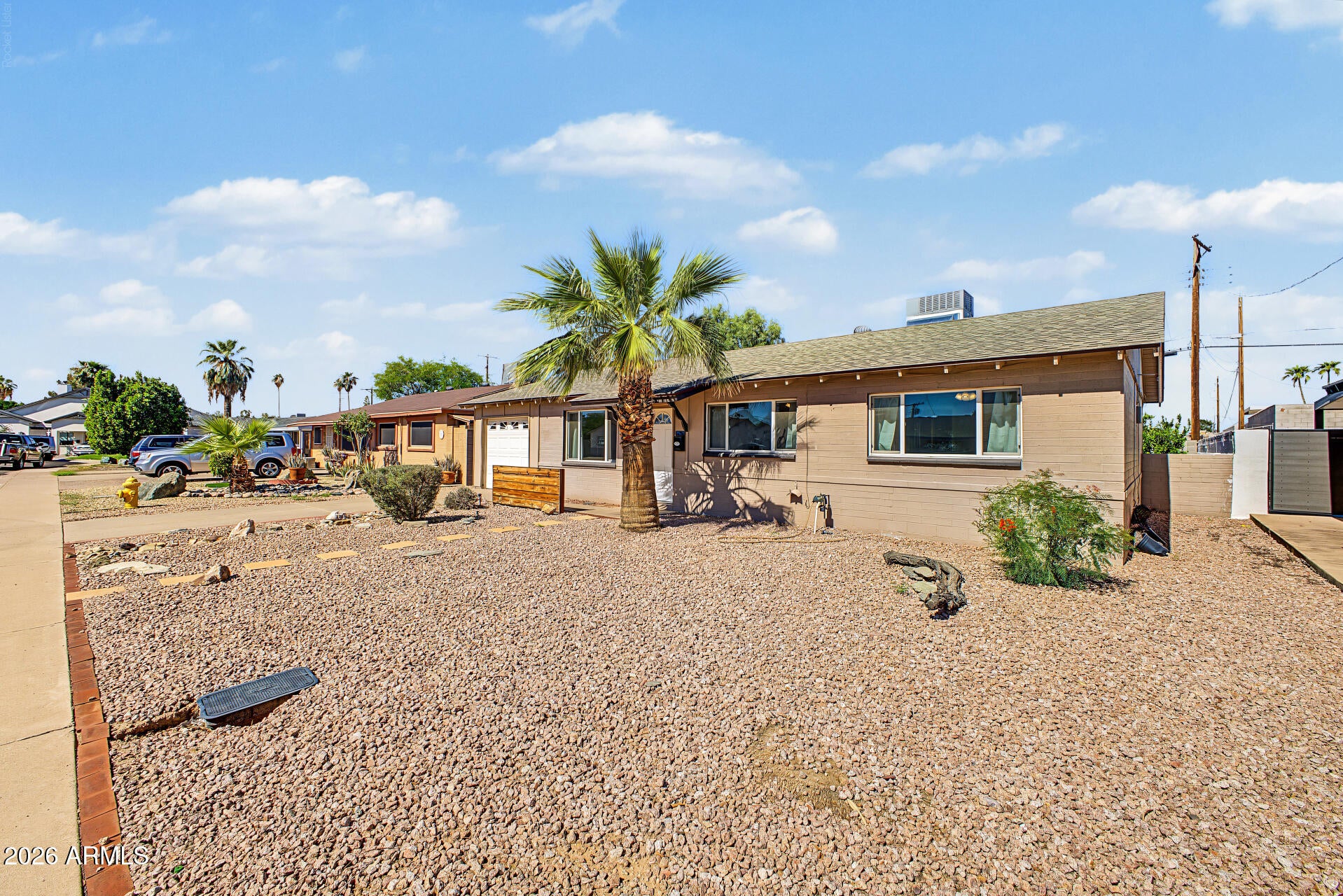7814 E LOMA LAND Drive