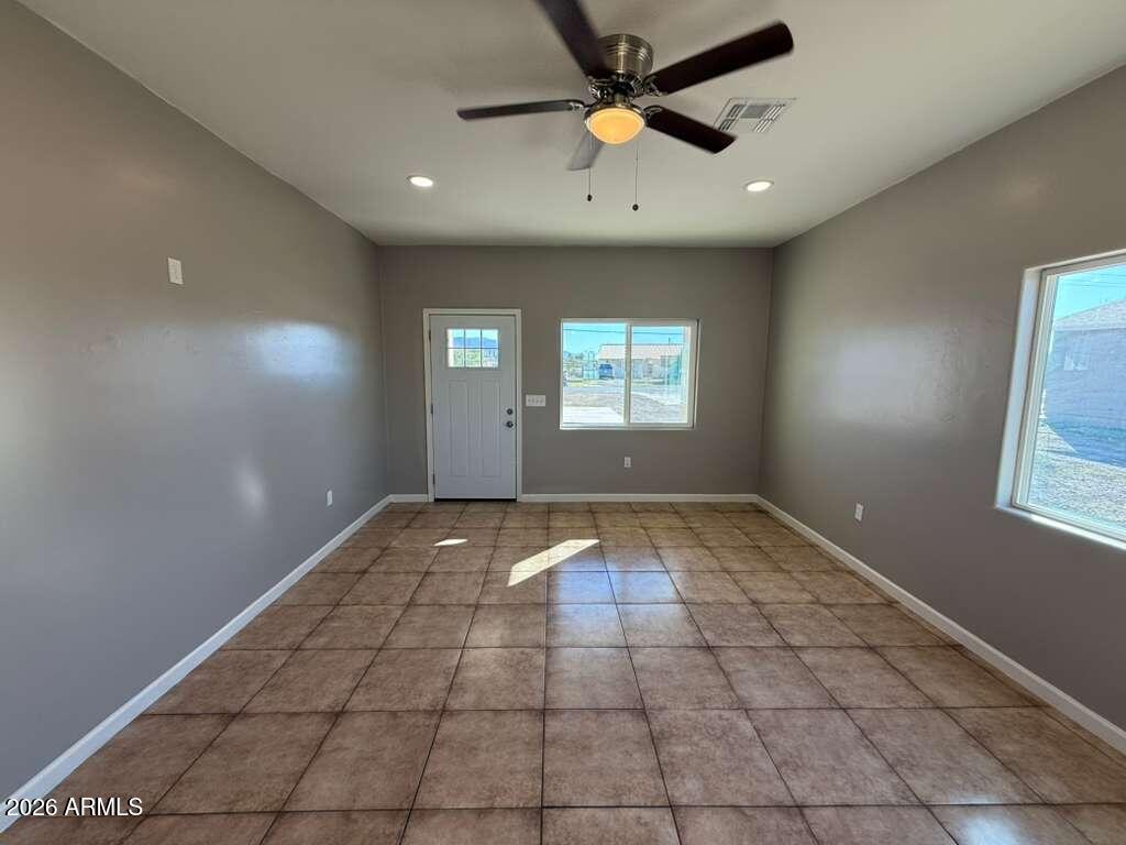 2770 N WASHINGTON Avenue