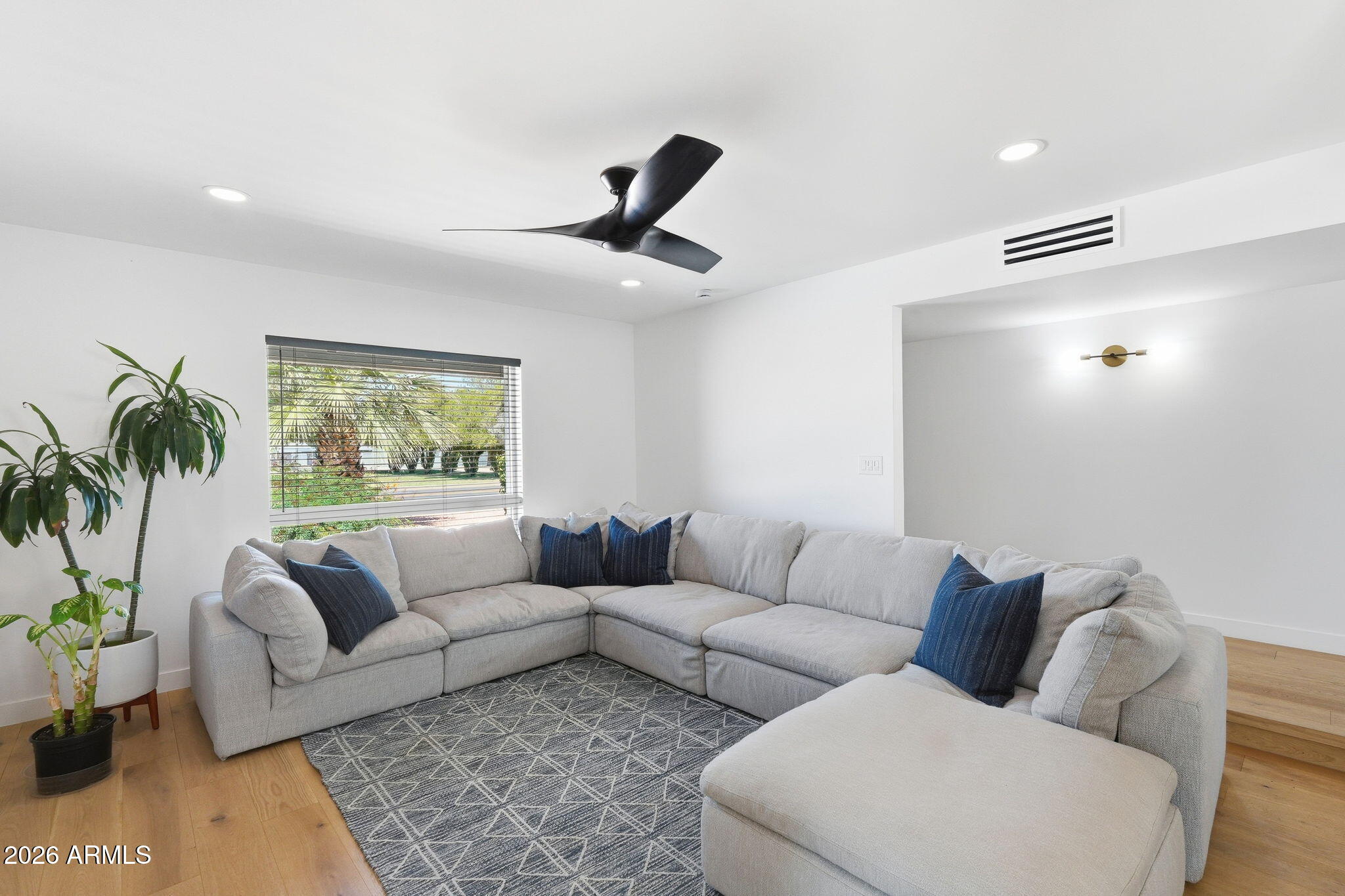 3601 E CHOLLA Street