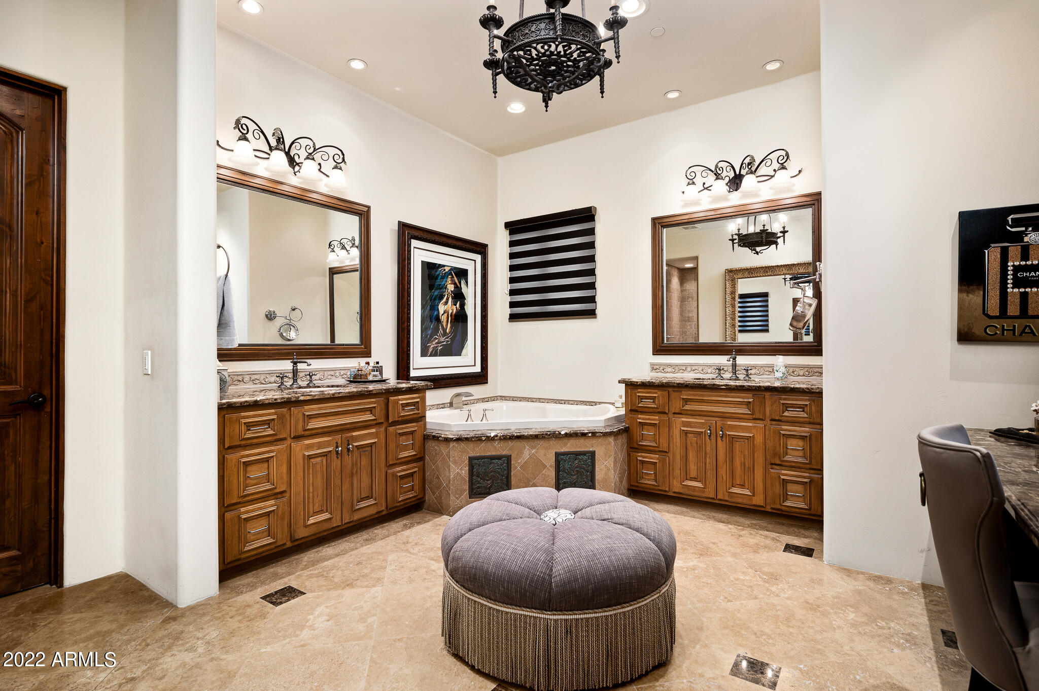 WHISPER ROCK - Residential