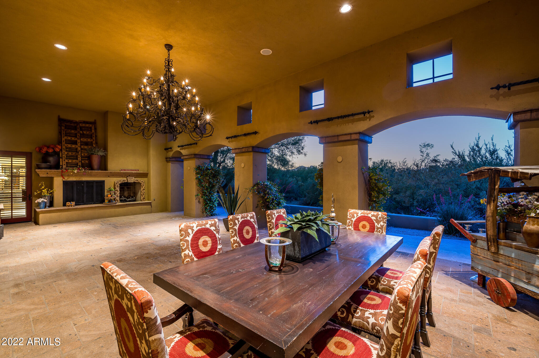 WHISPER ROCK - Residential
