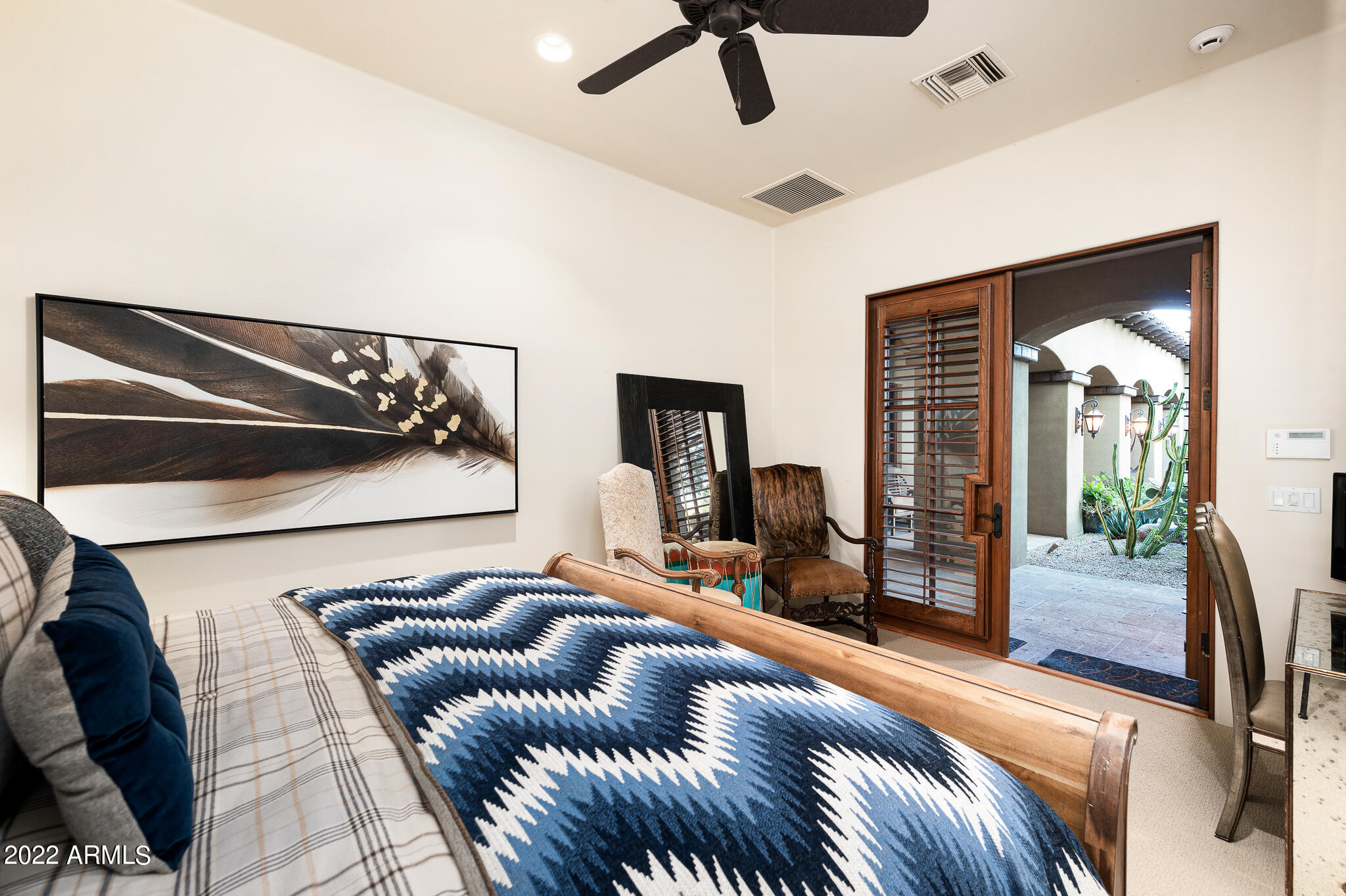 WHISPER ROCK - Residential