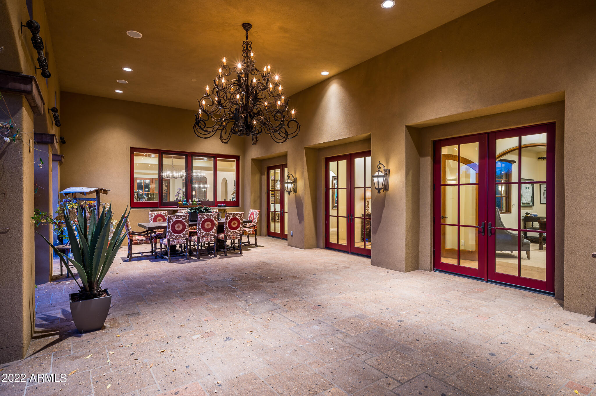 WHISPER ROCK - Residential