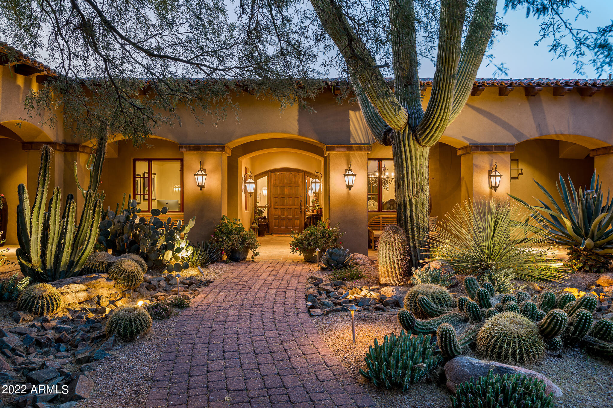 WHISPER ROCK - Residential