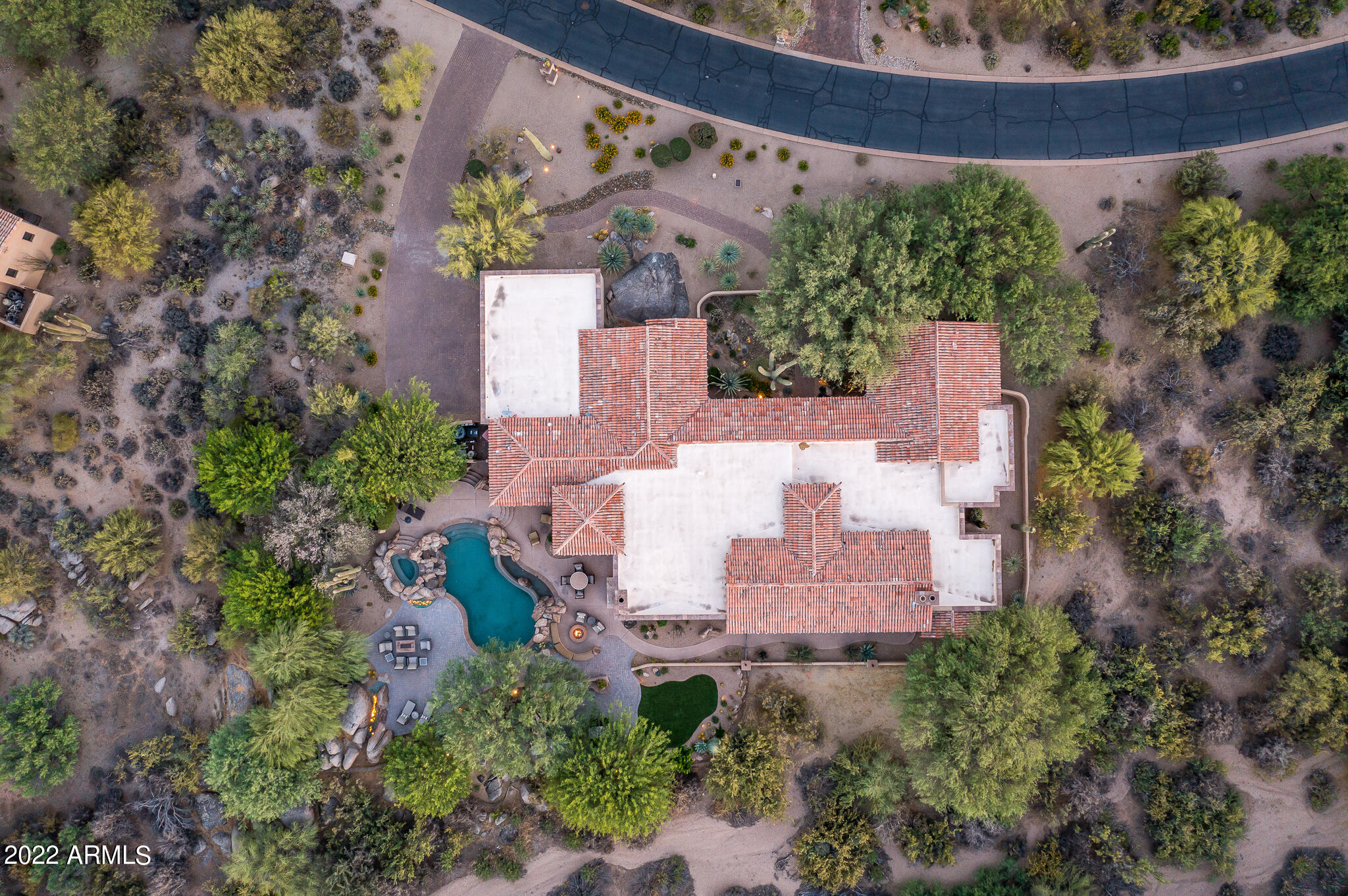 WHISPER ROCK - Residential
