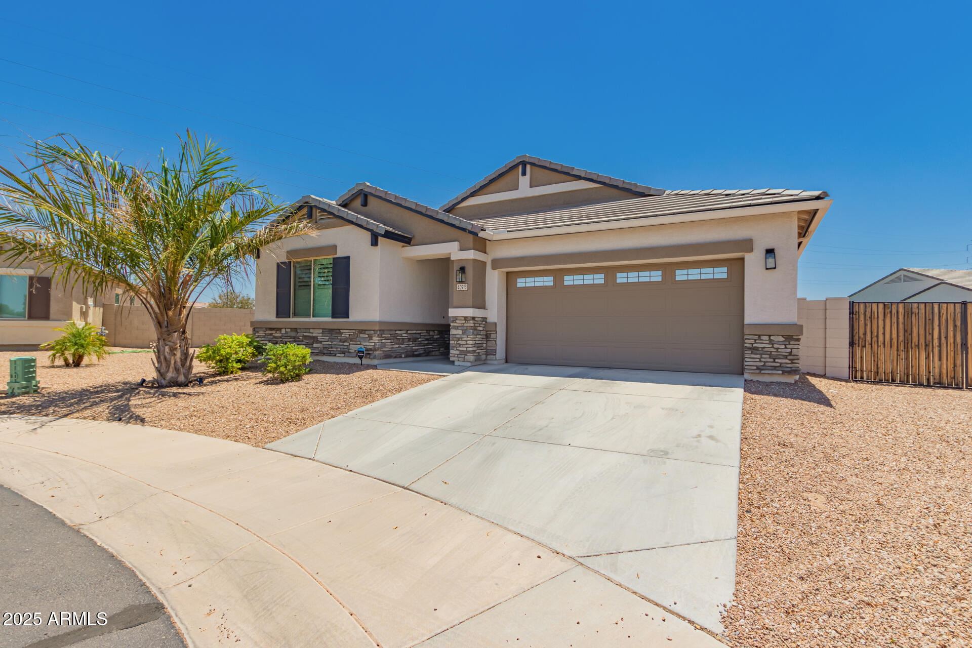 40913 W WILLIAMS Way