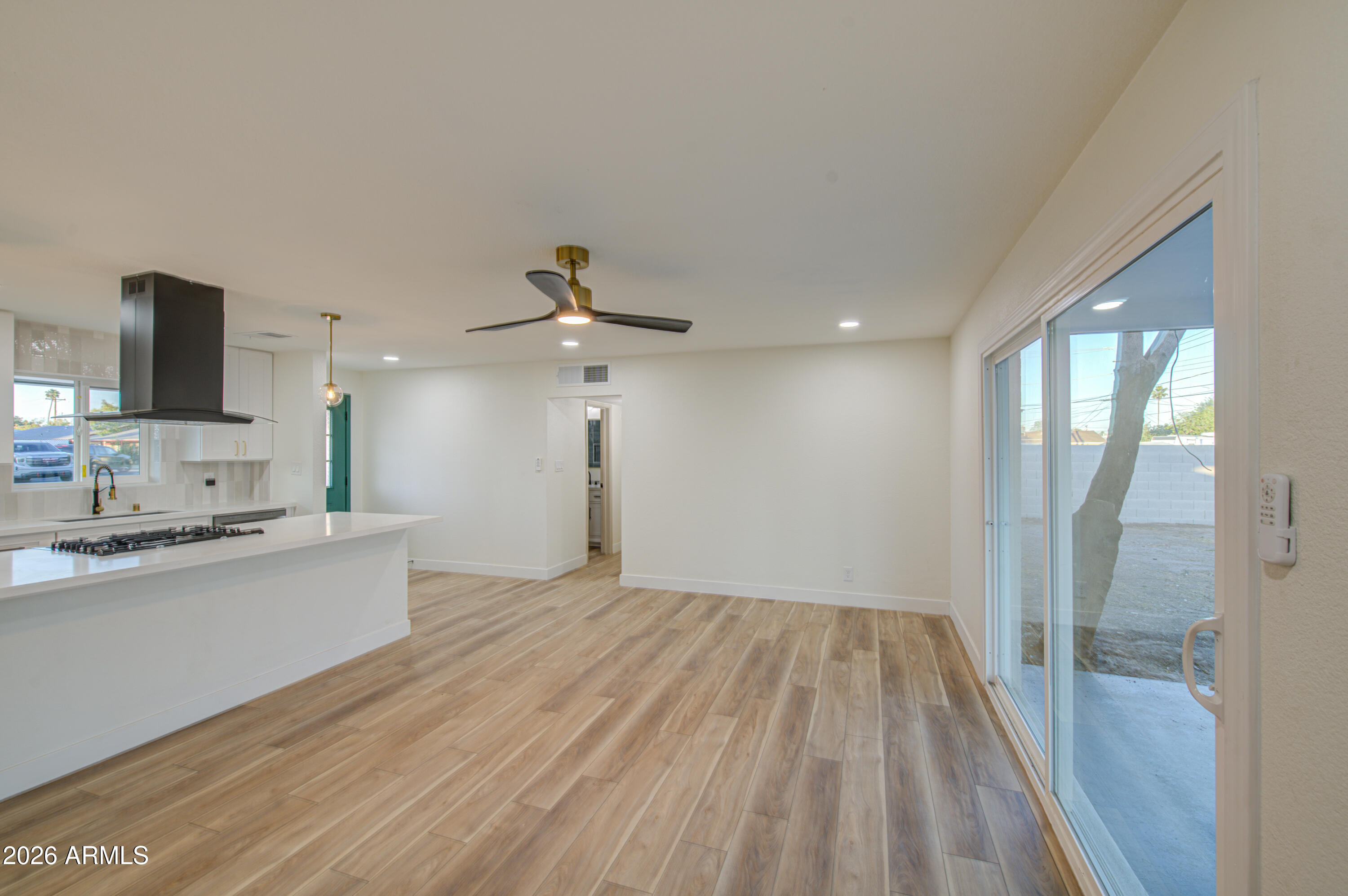 3801 W MONTEBELLO Avenue