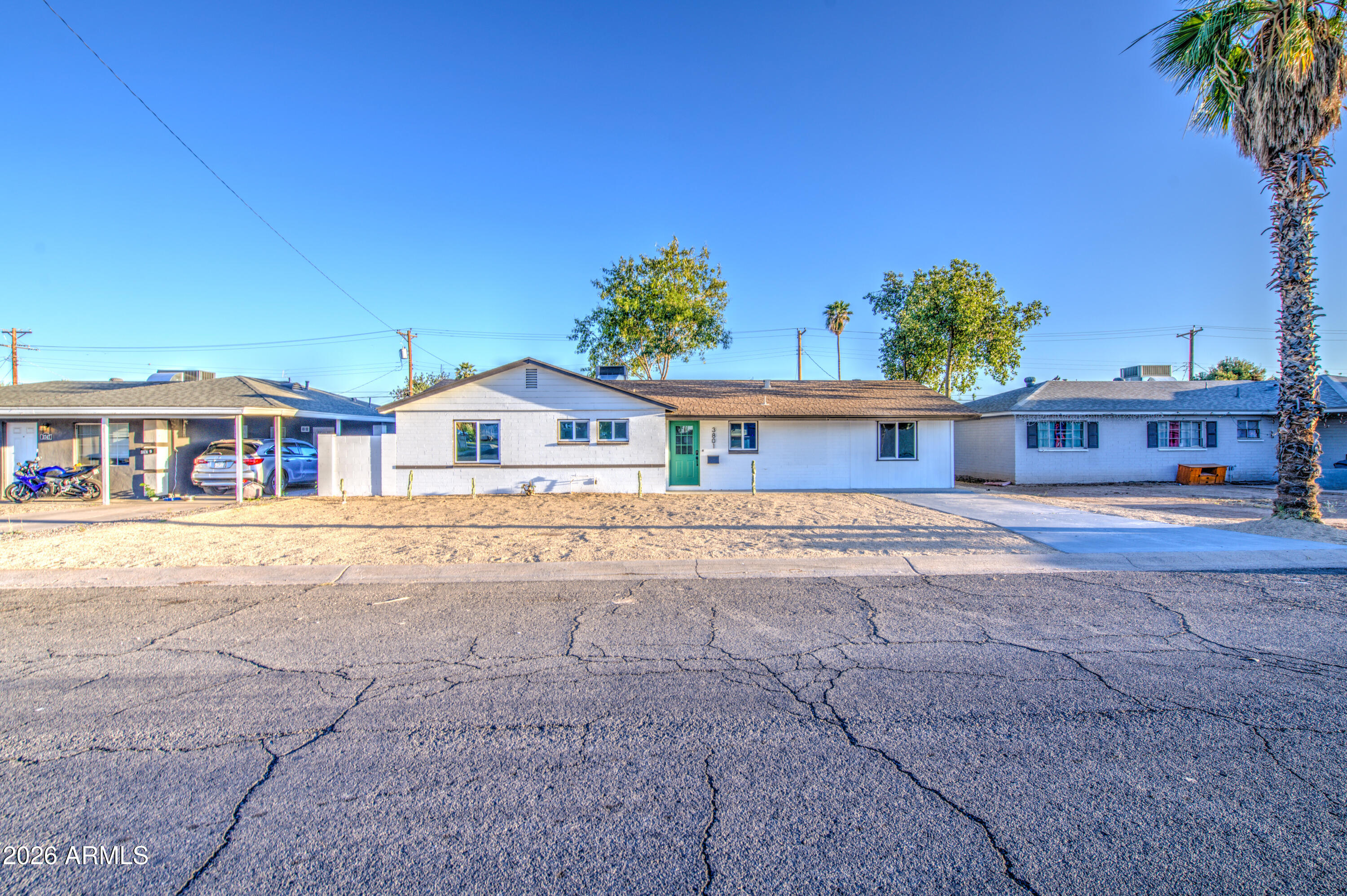 3801 W MONTEBELLO Avenue